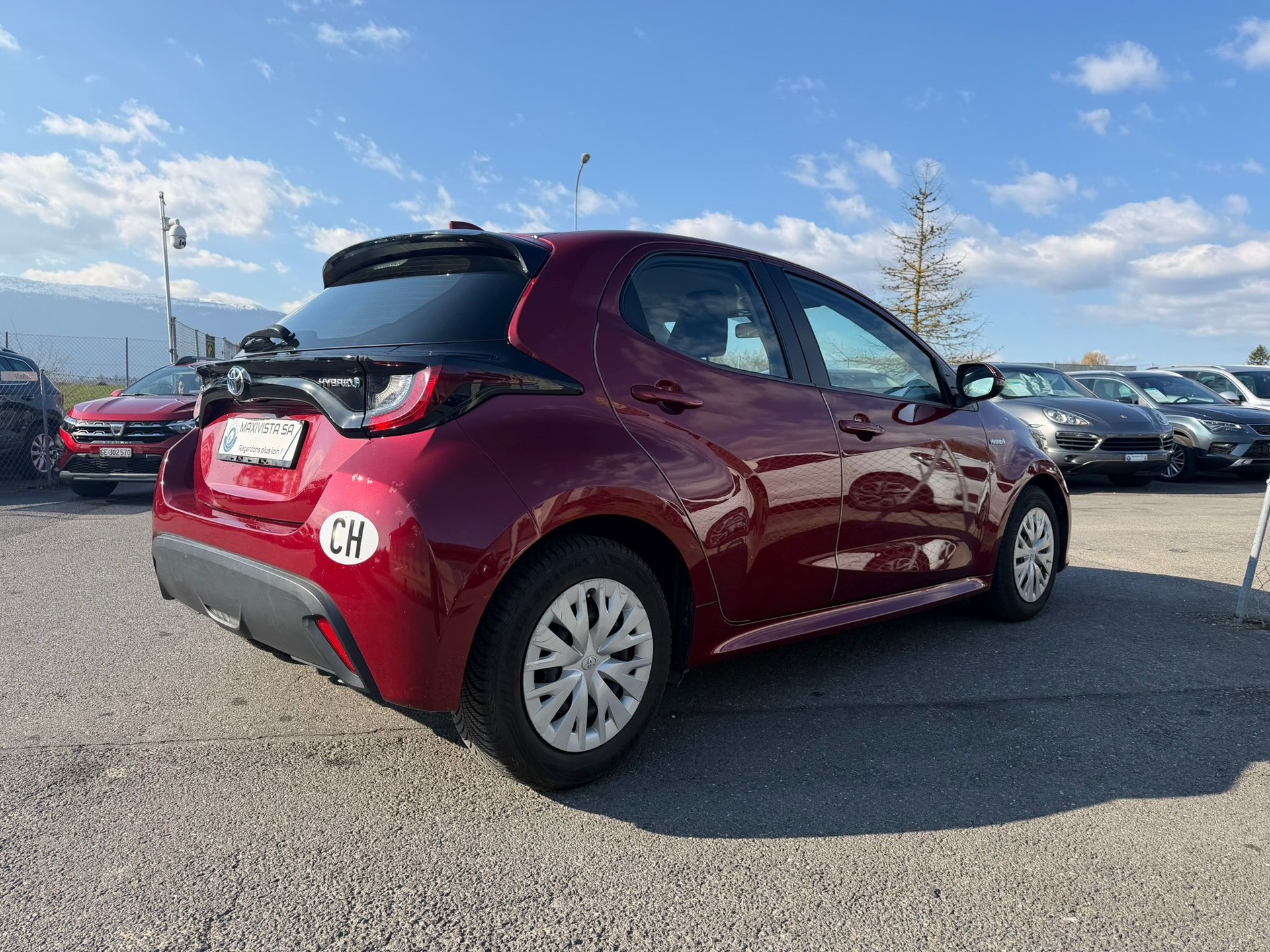 TOYOTA Yaris 1.5 Active e-CVT-showroom-element-3