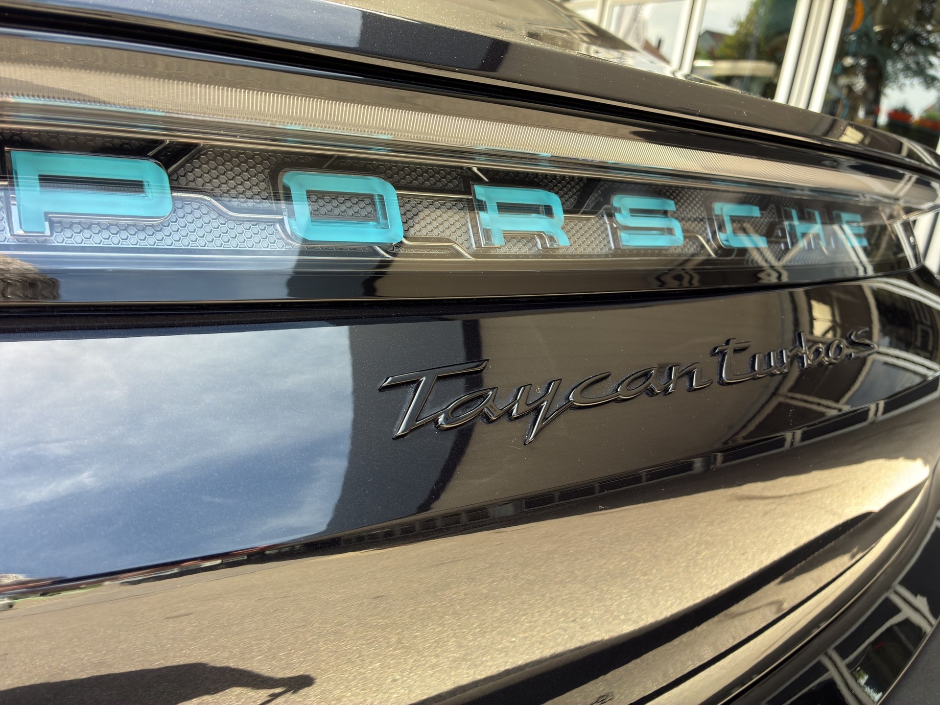PORSCHE Taycan Turbo S-image-20