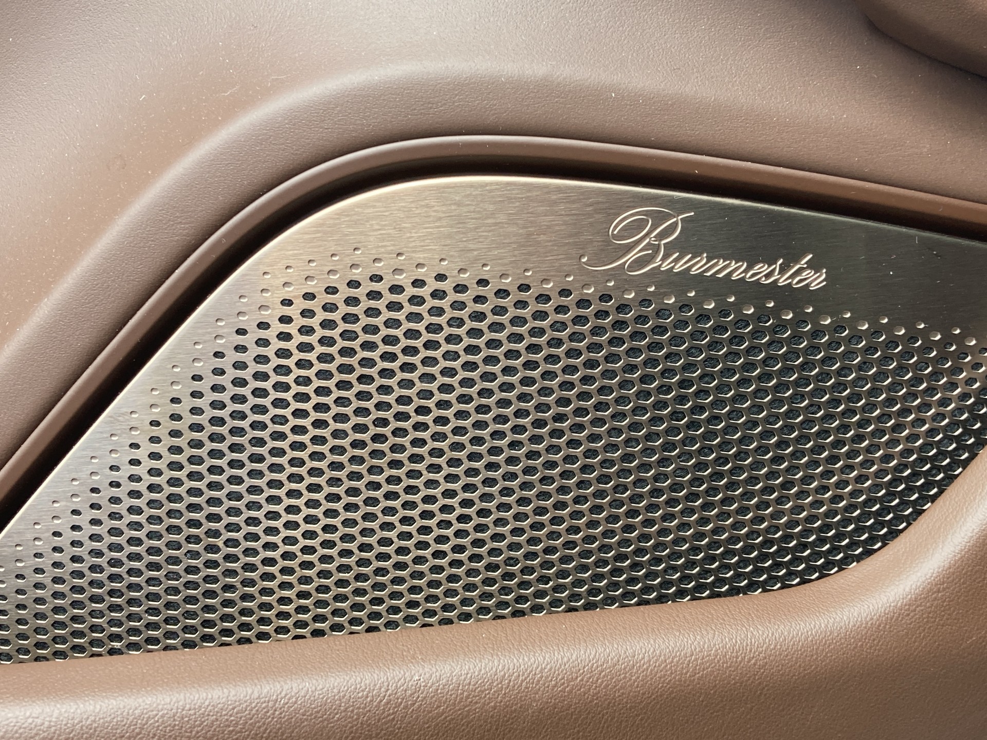 PORSCHE Taycan Turbo S-image-28
