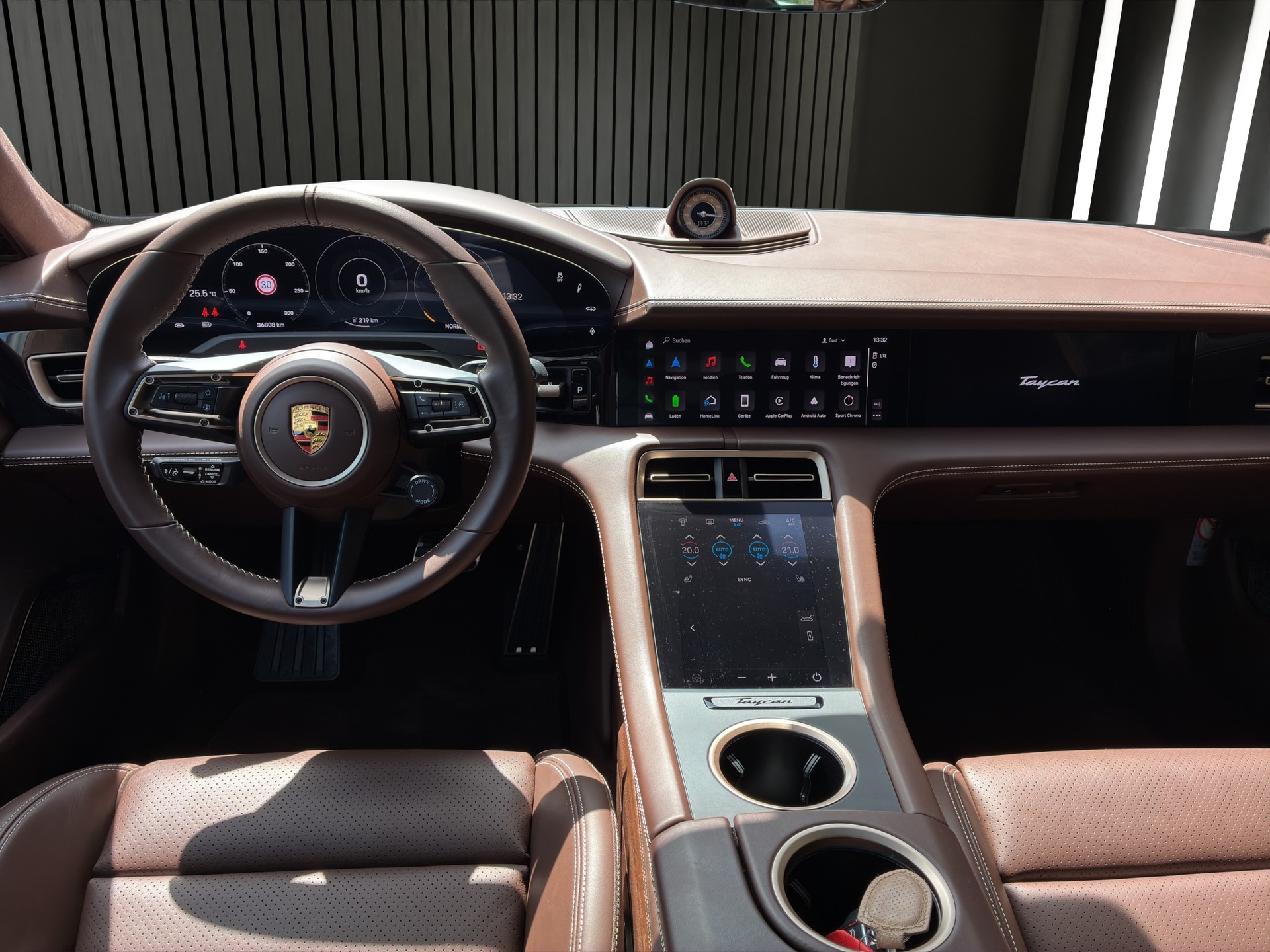 PORSCHE Taycan Turbo S-image-12