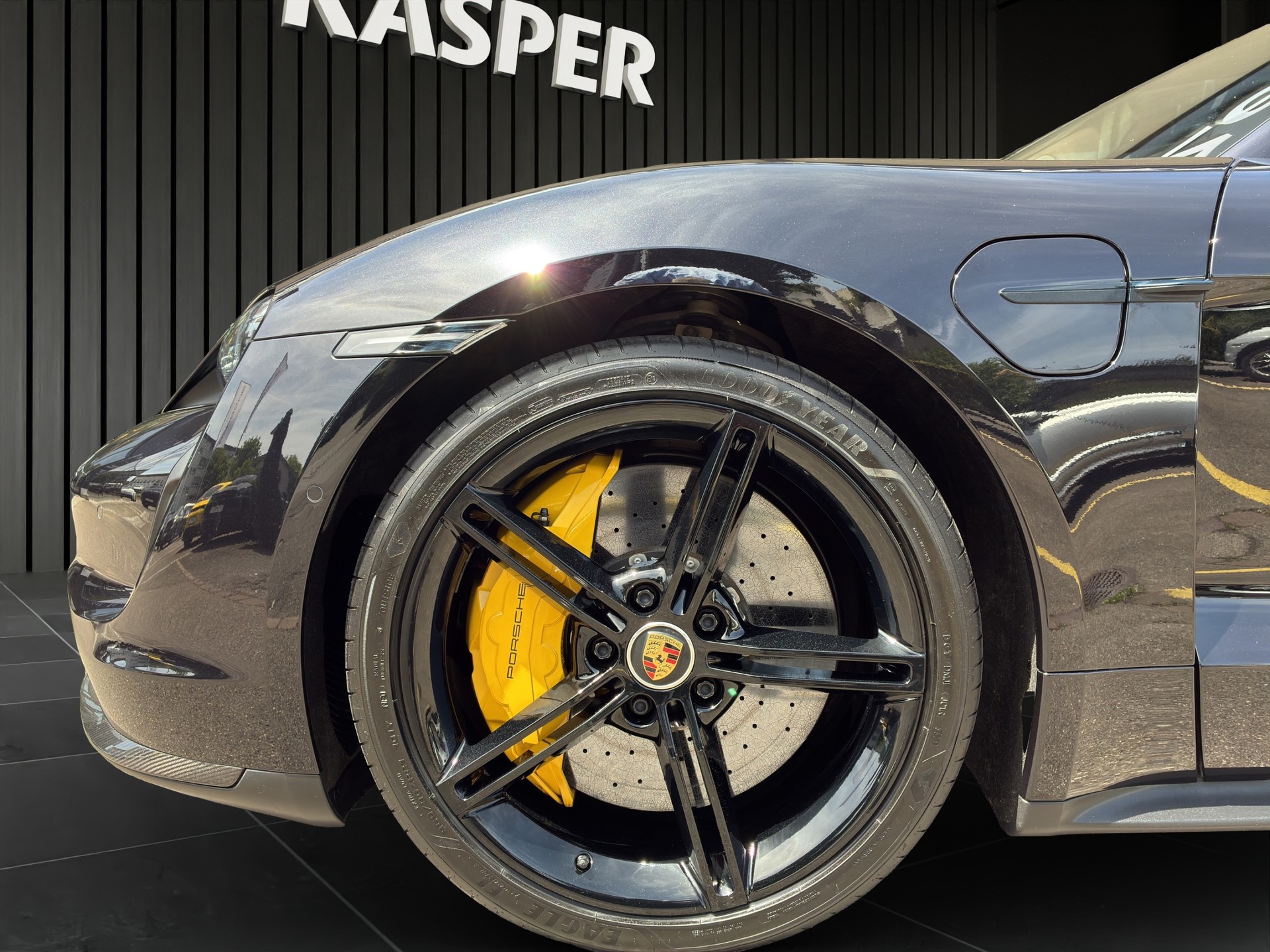 PORSCHE Taycan Turbo S-image-7