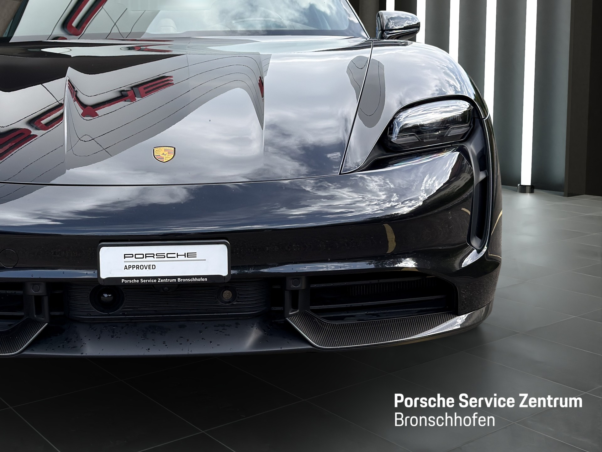 PORSCHE Taycan Turbo S-image-8