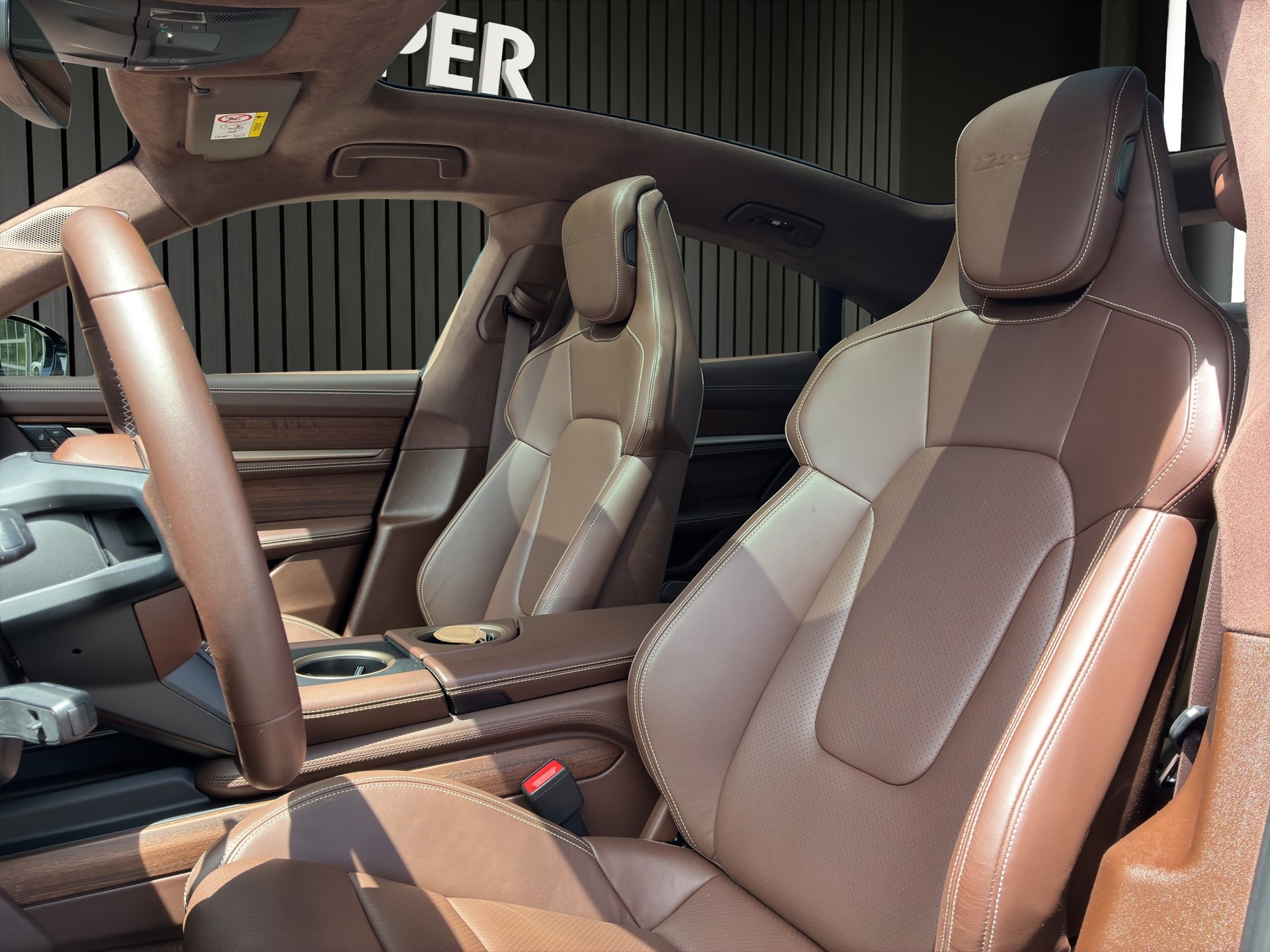 PORSCHE Taycan Turbo S-image-8