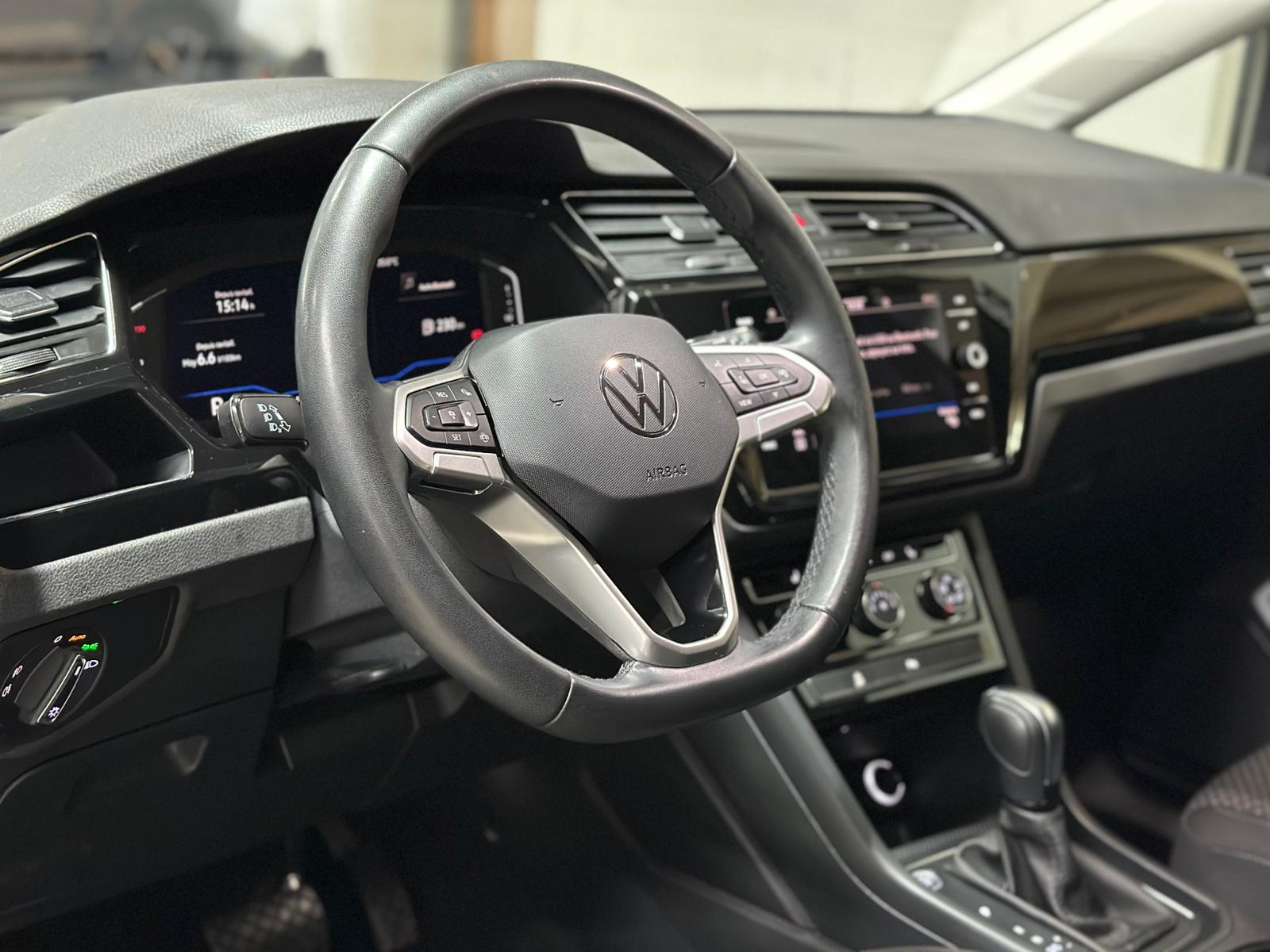 VW Touran 2.0 TDI BlueMotion Technology Comfortline DSG-image-10