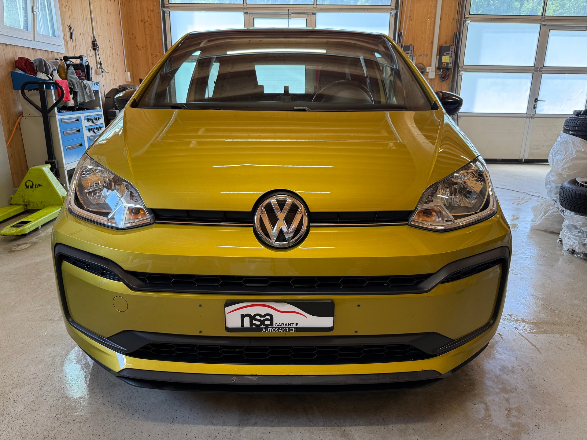 VW Up 1.0 TSI BMT move up-showroom-element-1