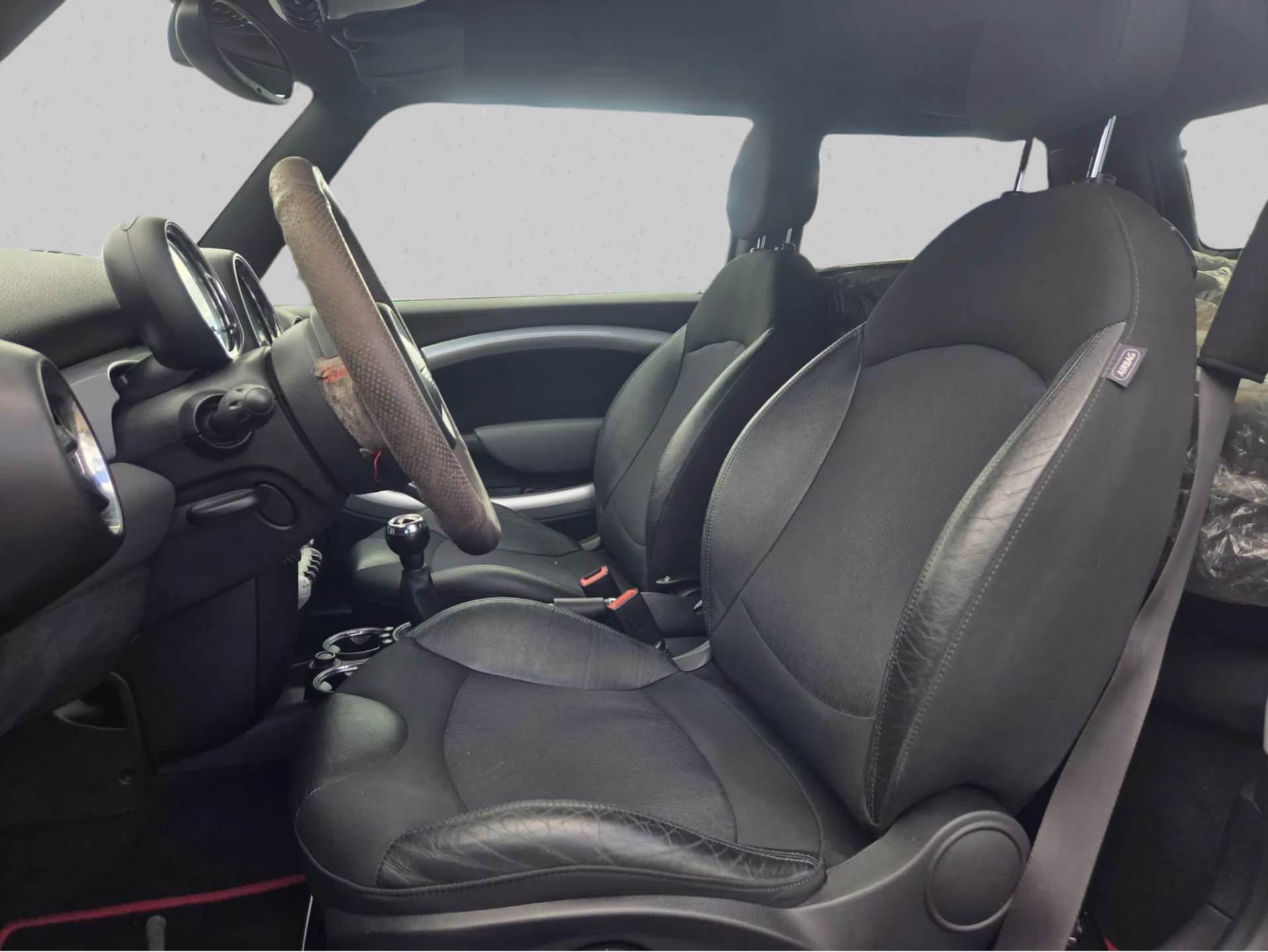 MINI Cooper John Cooper Works ** JCW ** Ab MFK / Expertisé 10.25 ** 211 PS **-image-4