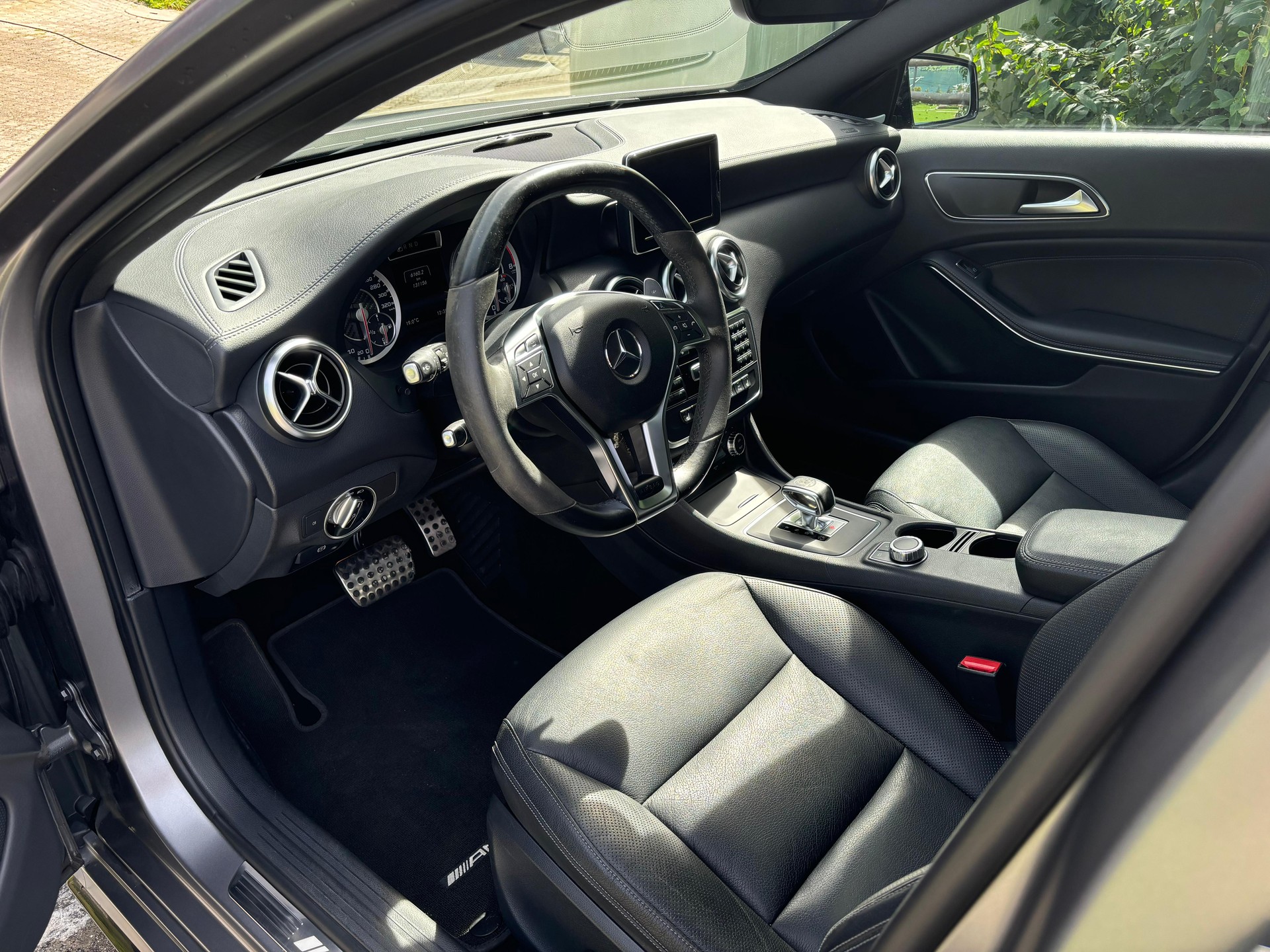MERCEDES-BENZ A45 AMG 4matic-image-3