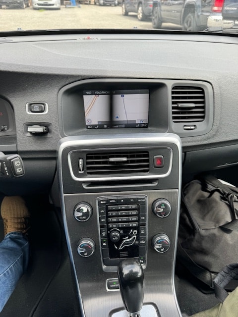 VOLVO V60 D3 Geartronic-image-2