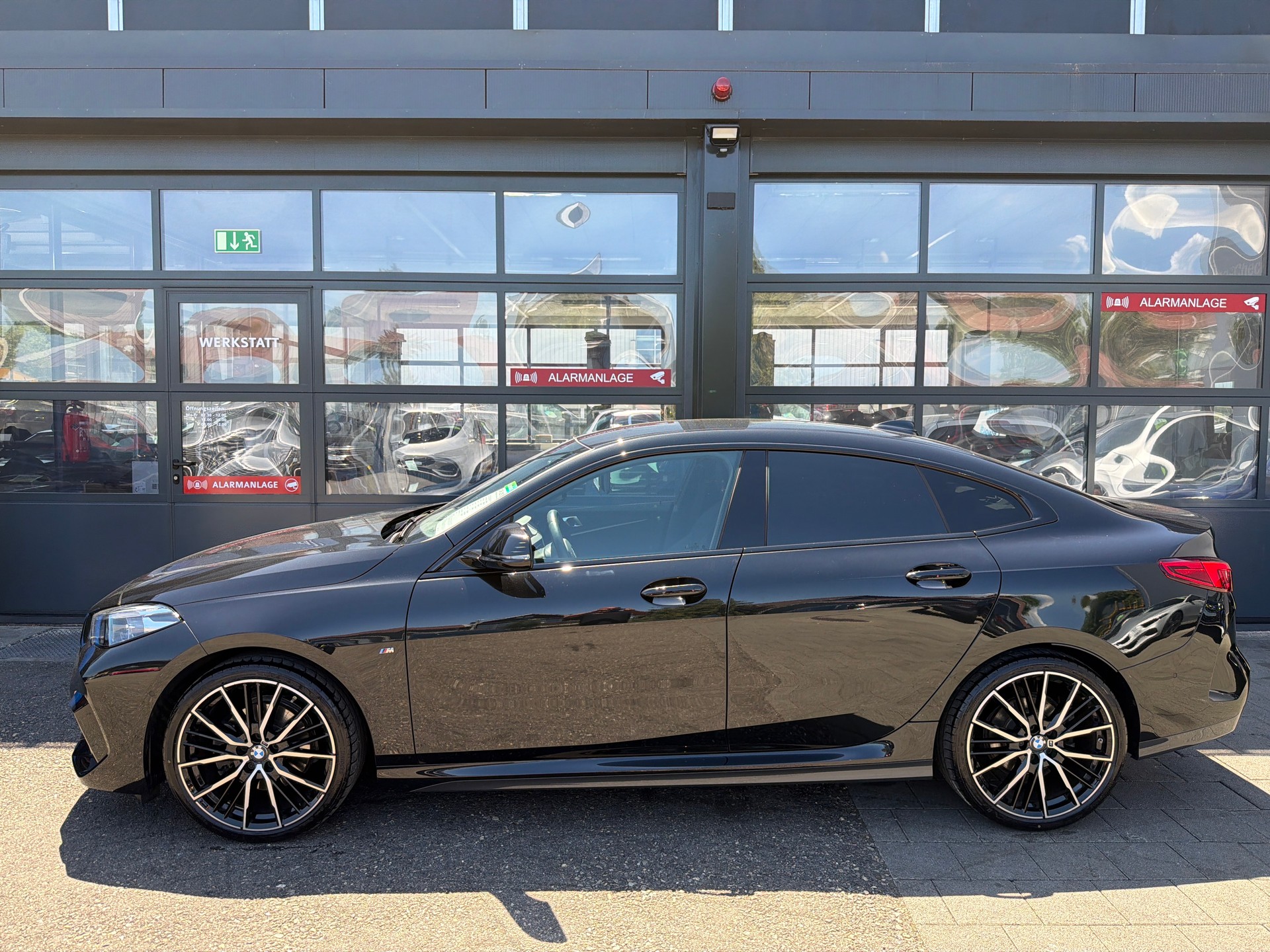 BMW 218i Gran Coupé M Sport Steptronic-showroom-element-2