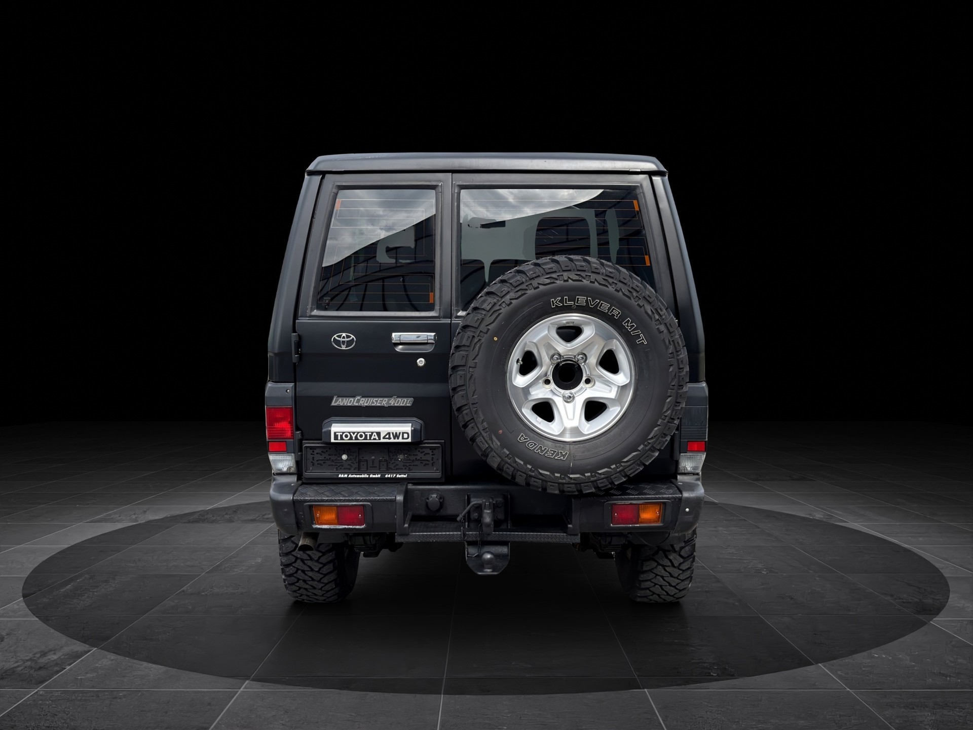 TOYOTA Land Cruiser 400 HdT 4.2 D-showroom-element-2