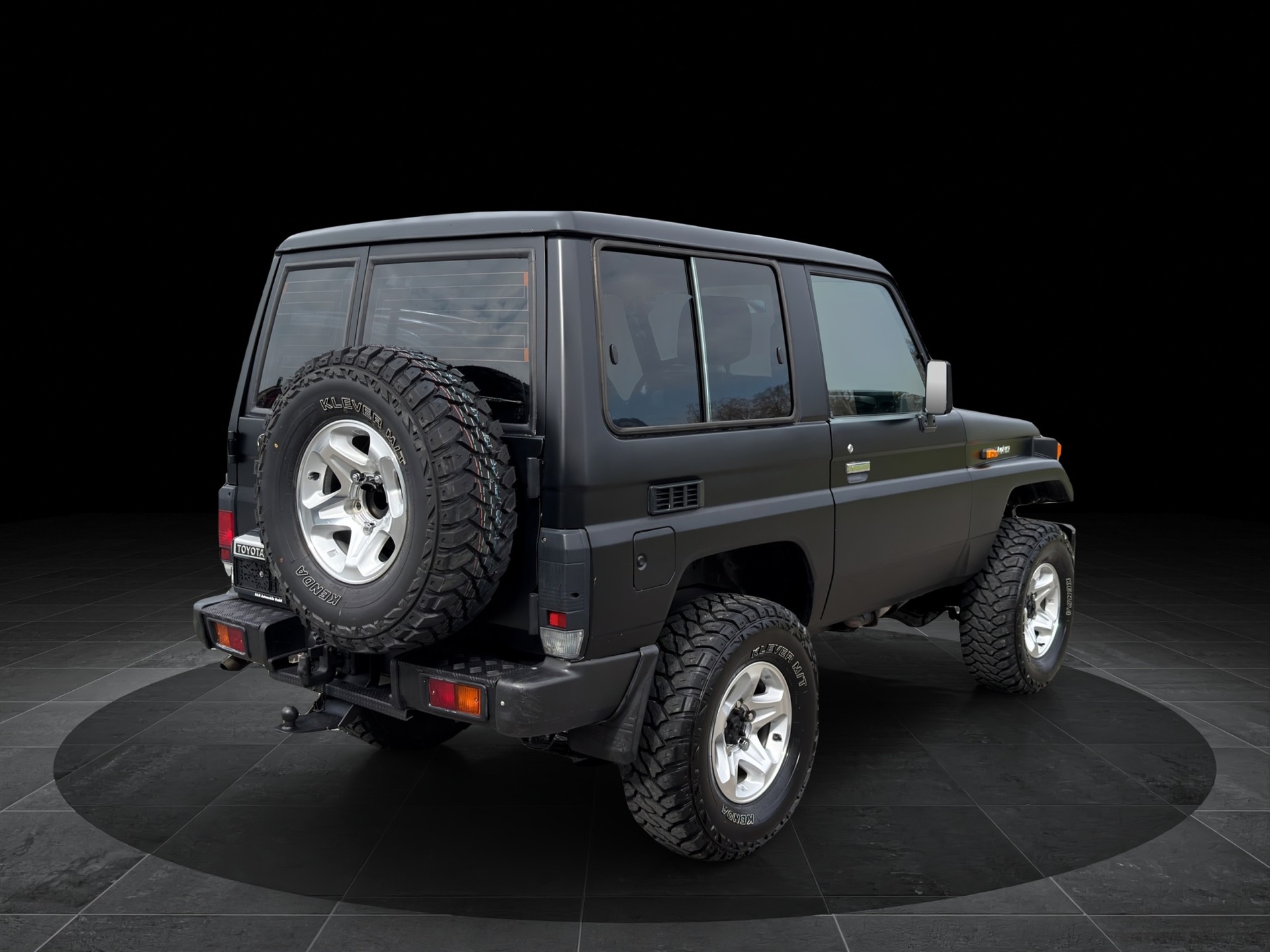 TOYOTA Land Cruiser 400 HdT 4.2 D-showroom-element-1