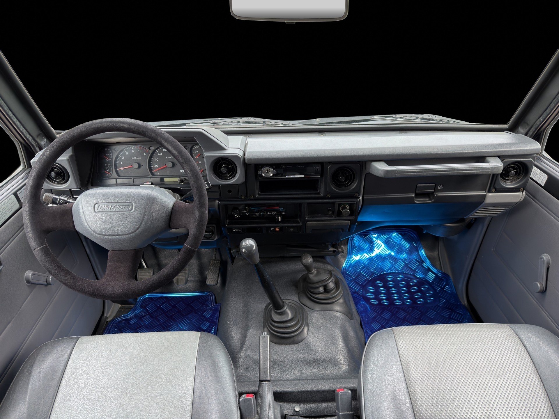 TOYOTA Land Cruiser 400 HdT 4.2 D-image-11