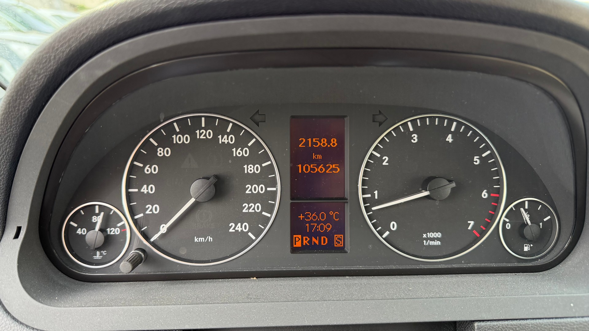 MERCEDES-BENZ A 200 Avantgarde Autotronic-image-13