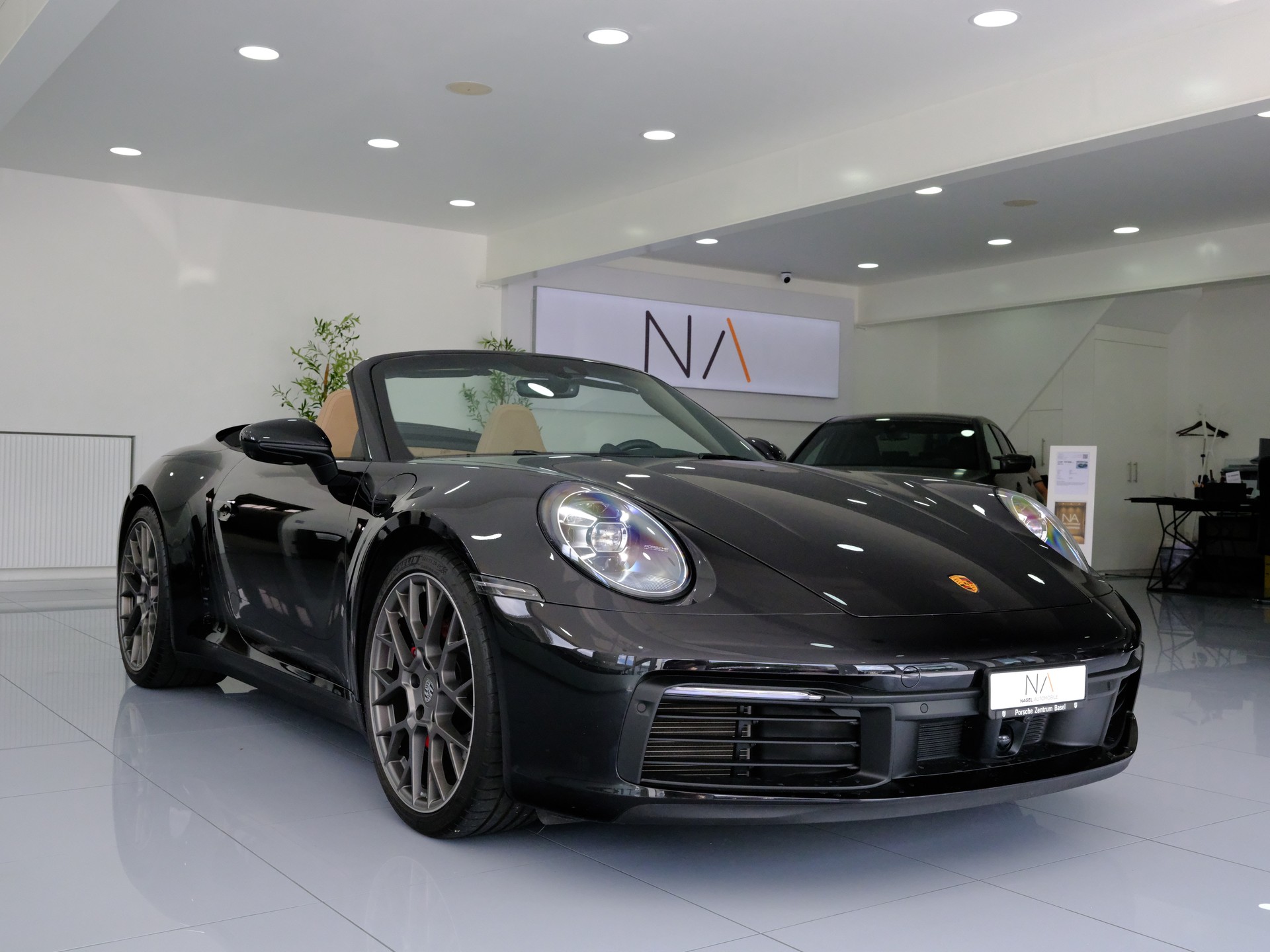 PORSCHE 911 Carrera 4S Cabriolet PDK-showroom-element-1
