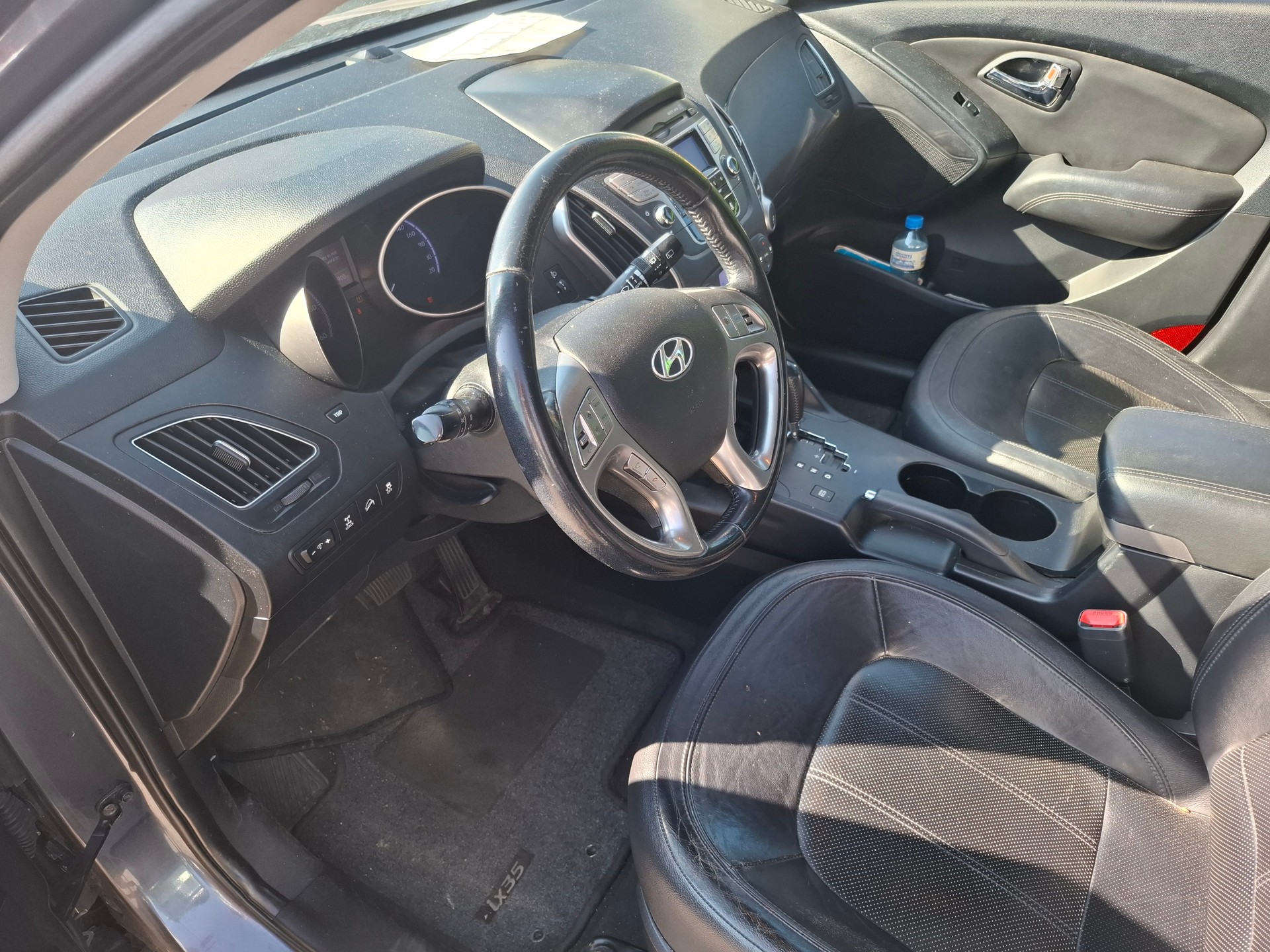 HYUNDAI iX 35 2.0 CRDi Premium 4WD Automatic-image-7