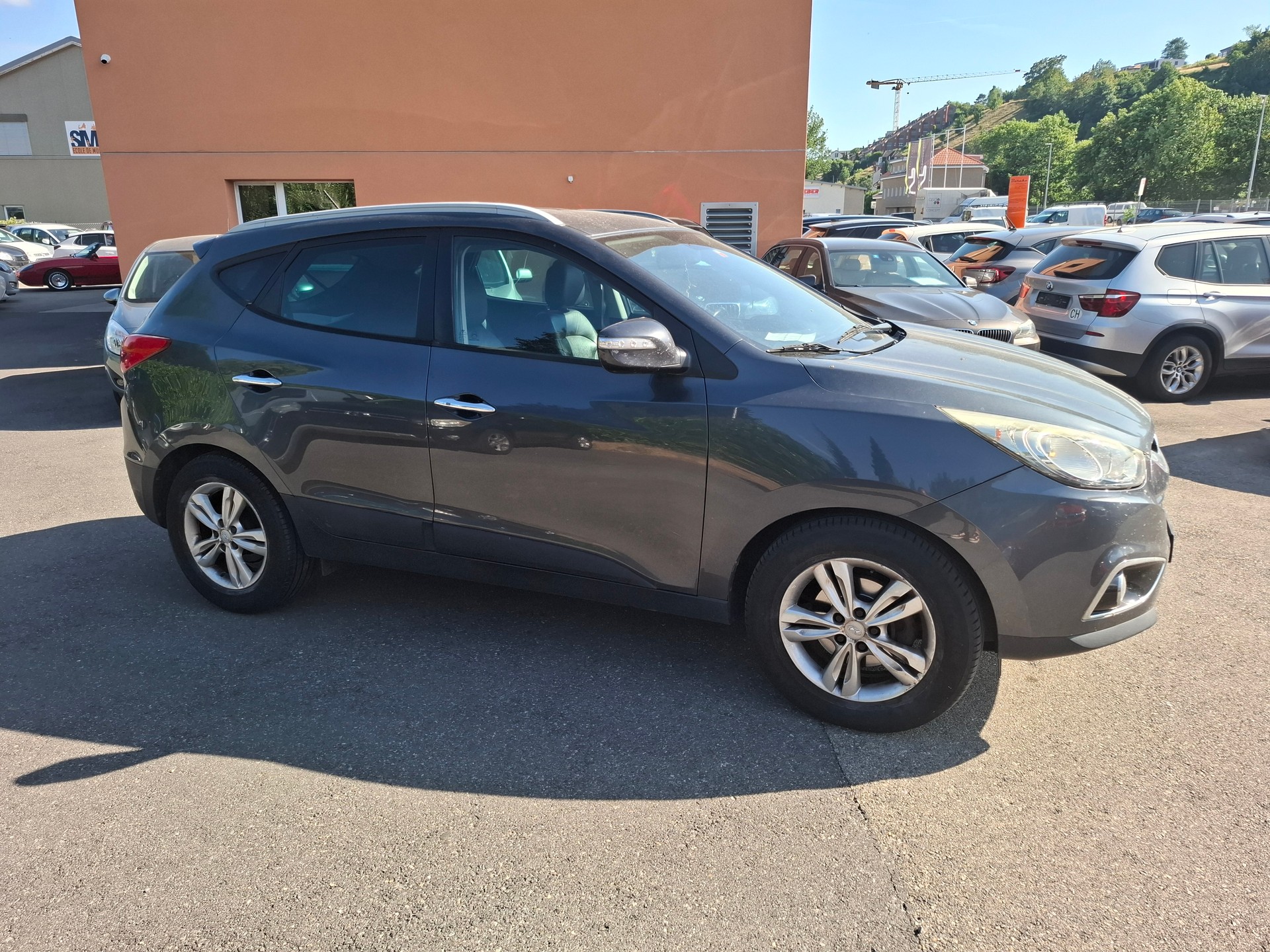 HYUNDAI iX 35 2.0 CRDi Premium 4WD Automatic-image-5