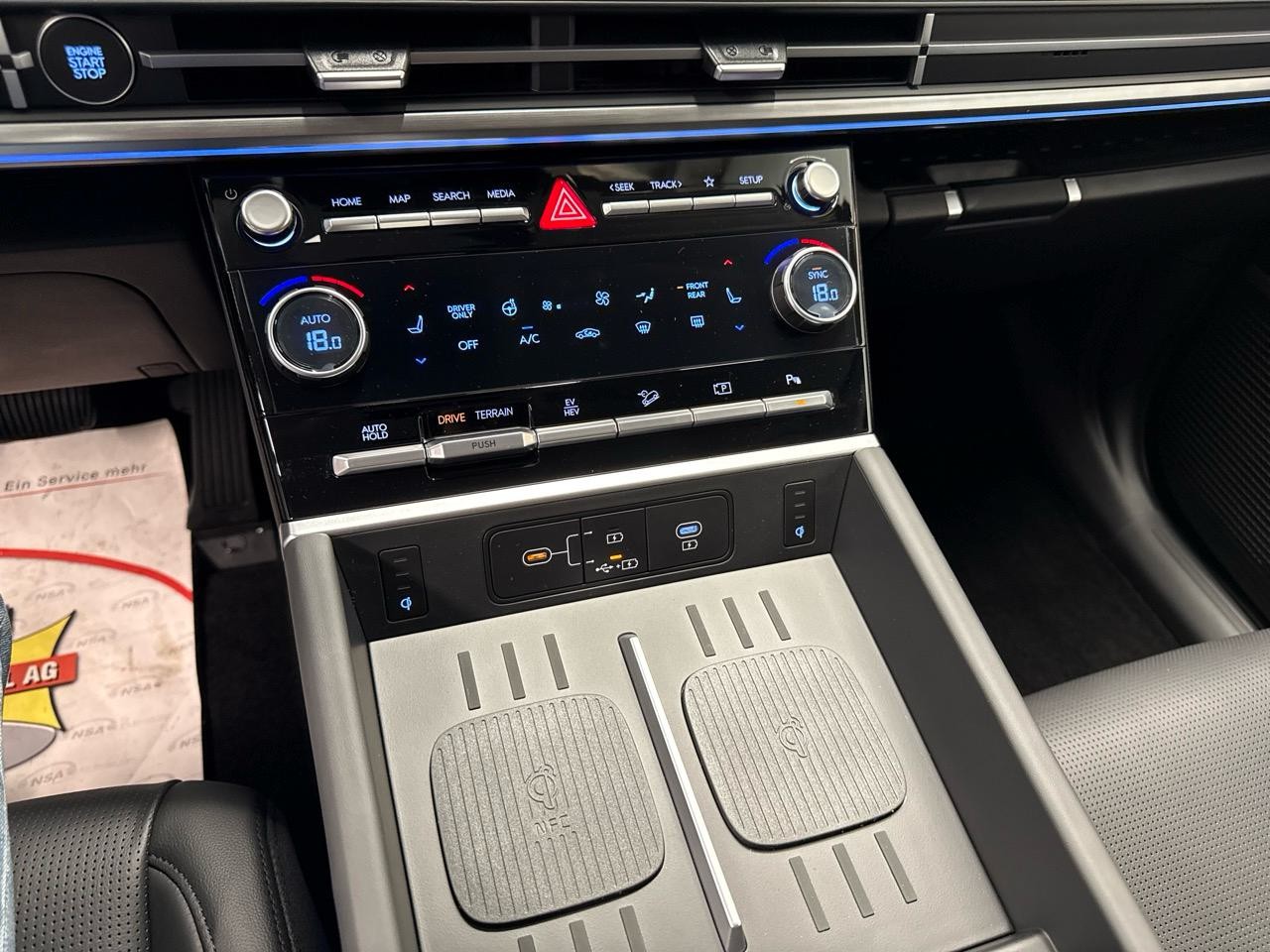 HYUNDAI Santa Fe 1.6 T-GDi PHEV Calligraphy 4WD Automatic-image-8