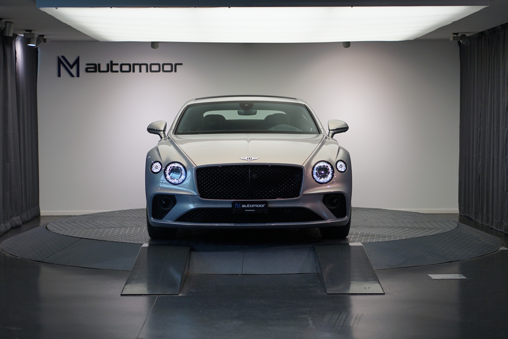 BENTLEY Continental GT 4.0 V8 *Naim* *Touring Spec* *Panoramadach*-showroom-element-1