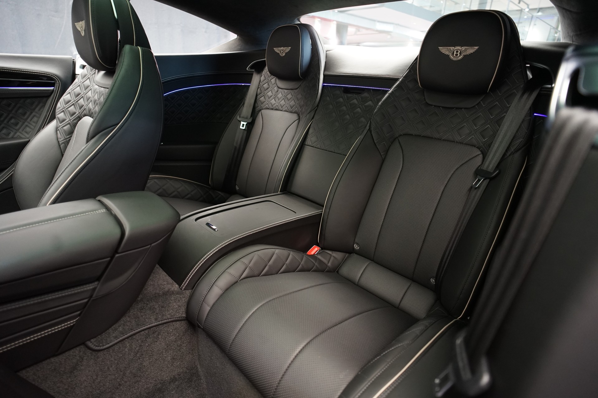 BENTLEY Continental GT 4.0 V8 *Naim* *Touring Spec* *Panoramadach*-image-14