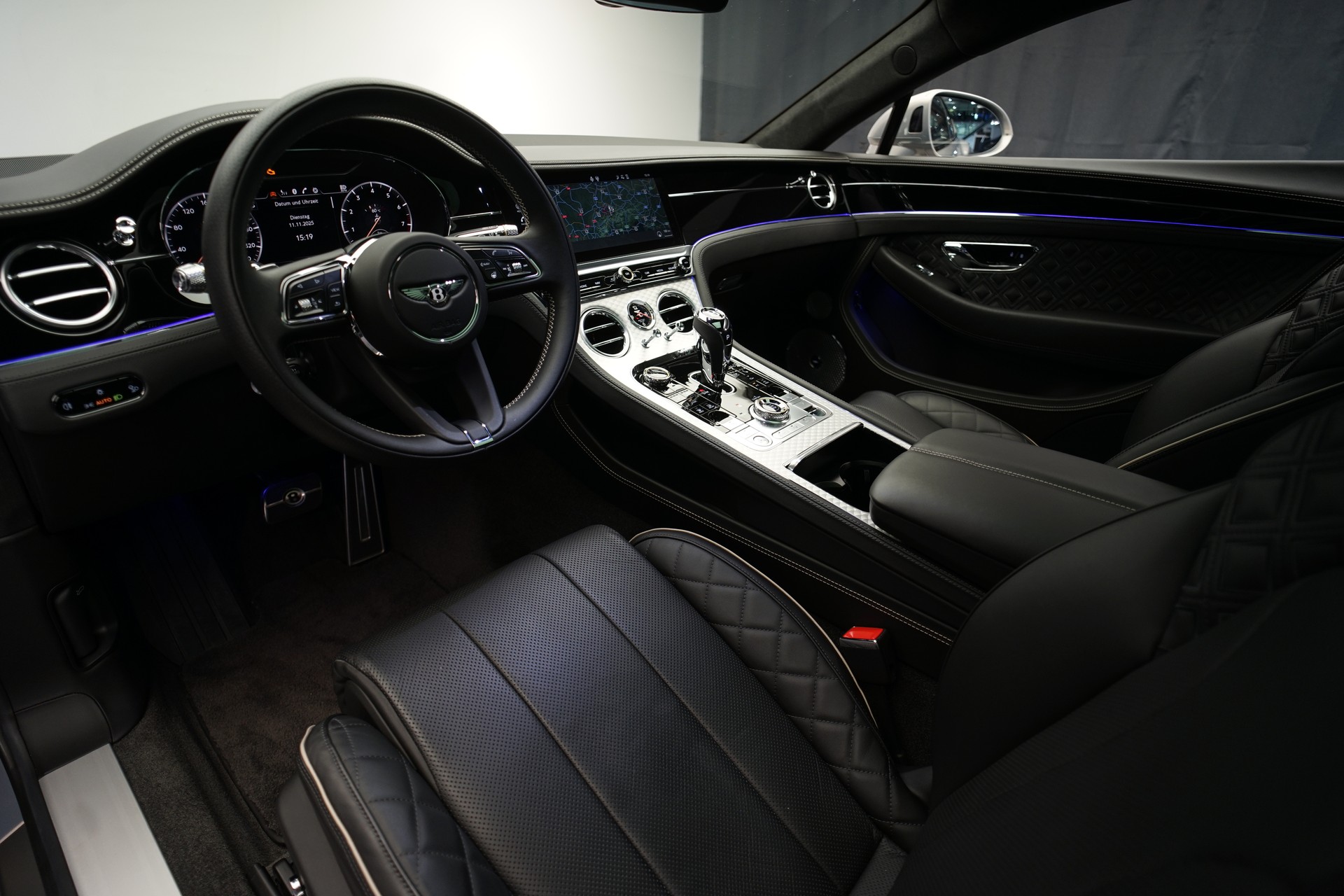 BENTLEY Continental GT 4.0 V8 *Naim* *Touring Spec* *Panoramadach*-image-9