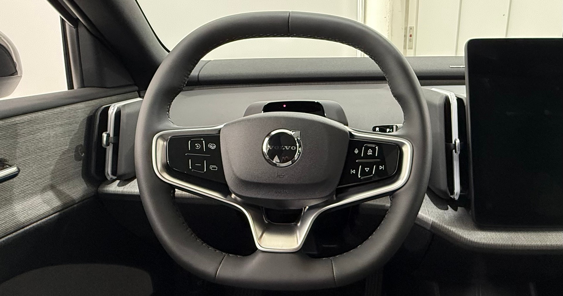 VOLVO EX 30 E60 Twin Ultra Performanc-image-10