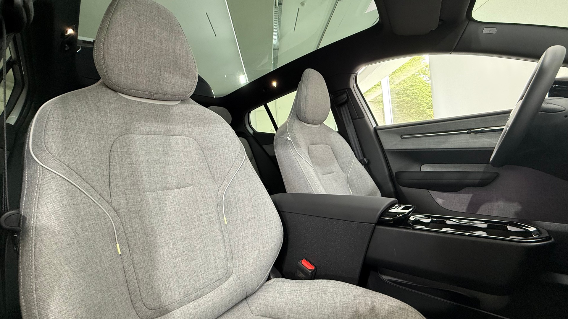 VOLVO EX 30 E60 Twin Ultra Performanc-image-9