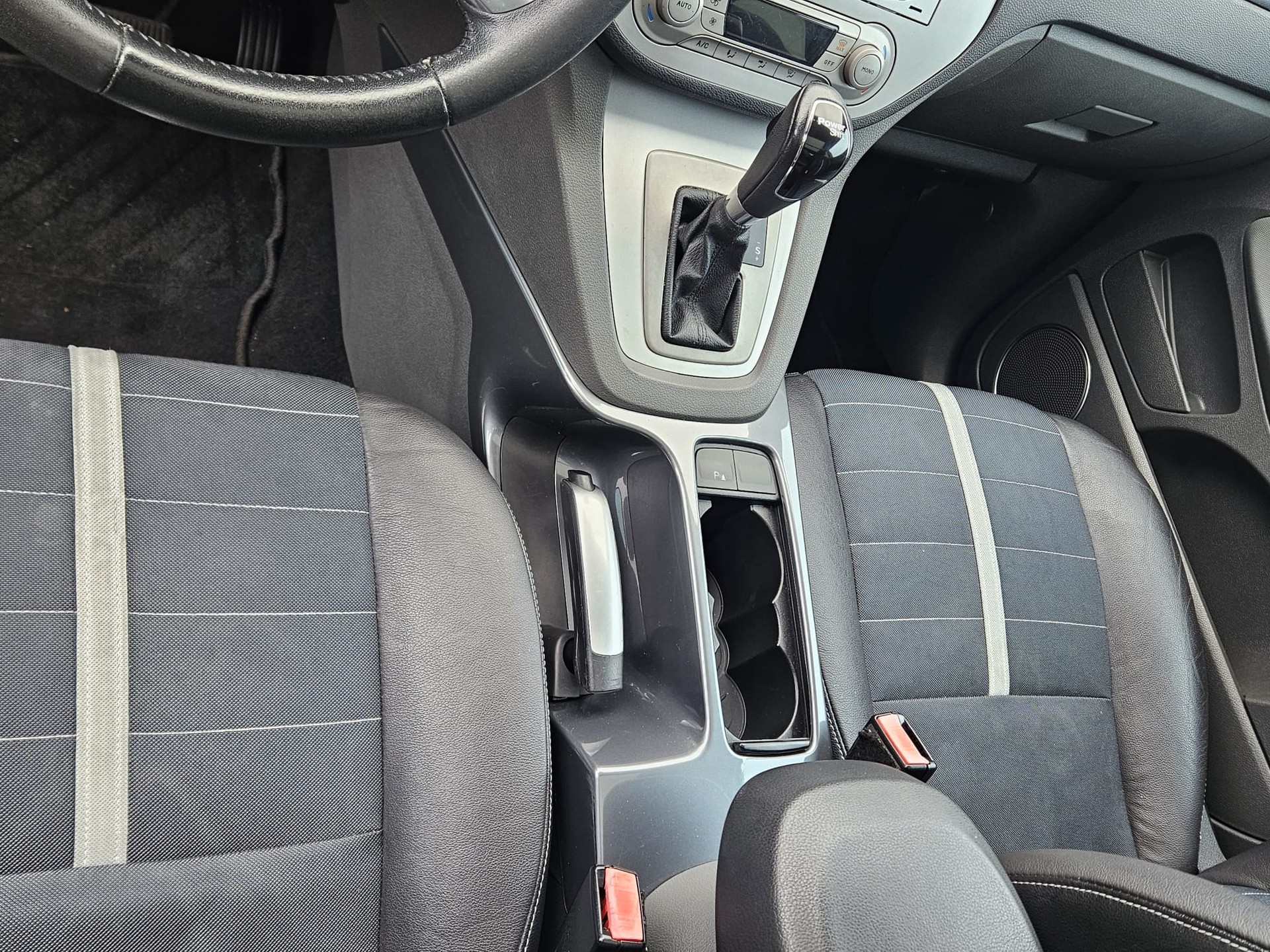 FORD Kuga 2.5 Turbo Titanium 4WD Automatic-image-6
