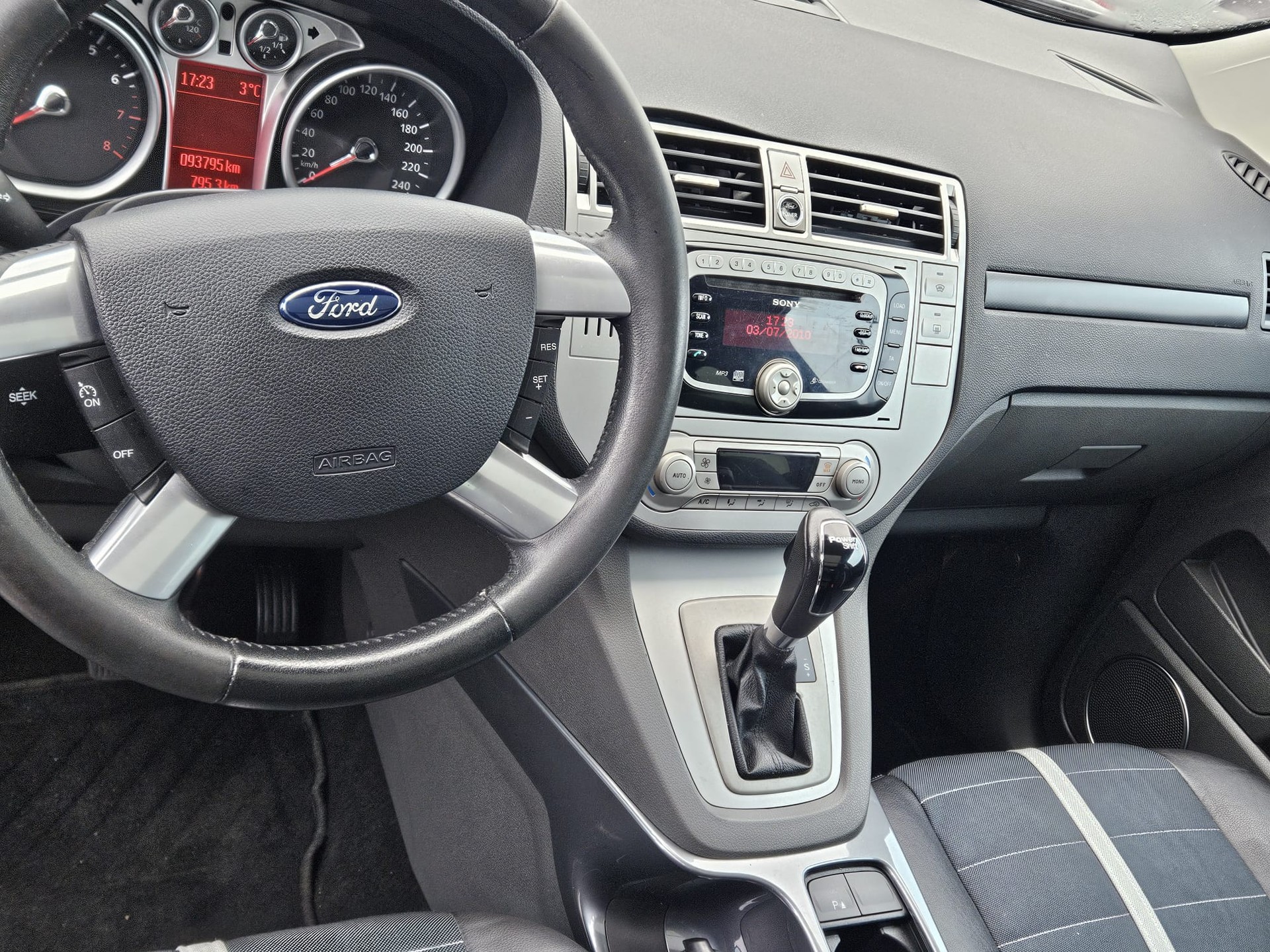 FORD Kuga 2.5 Turbo Titanium 4WD Automatic-image-7