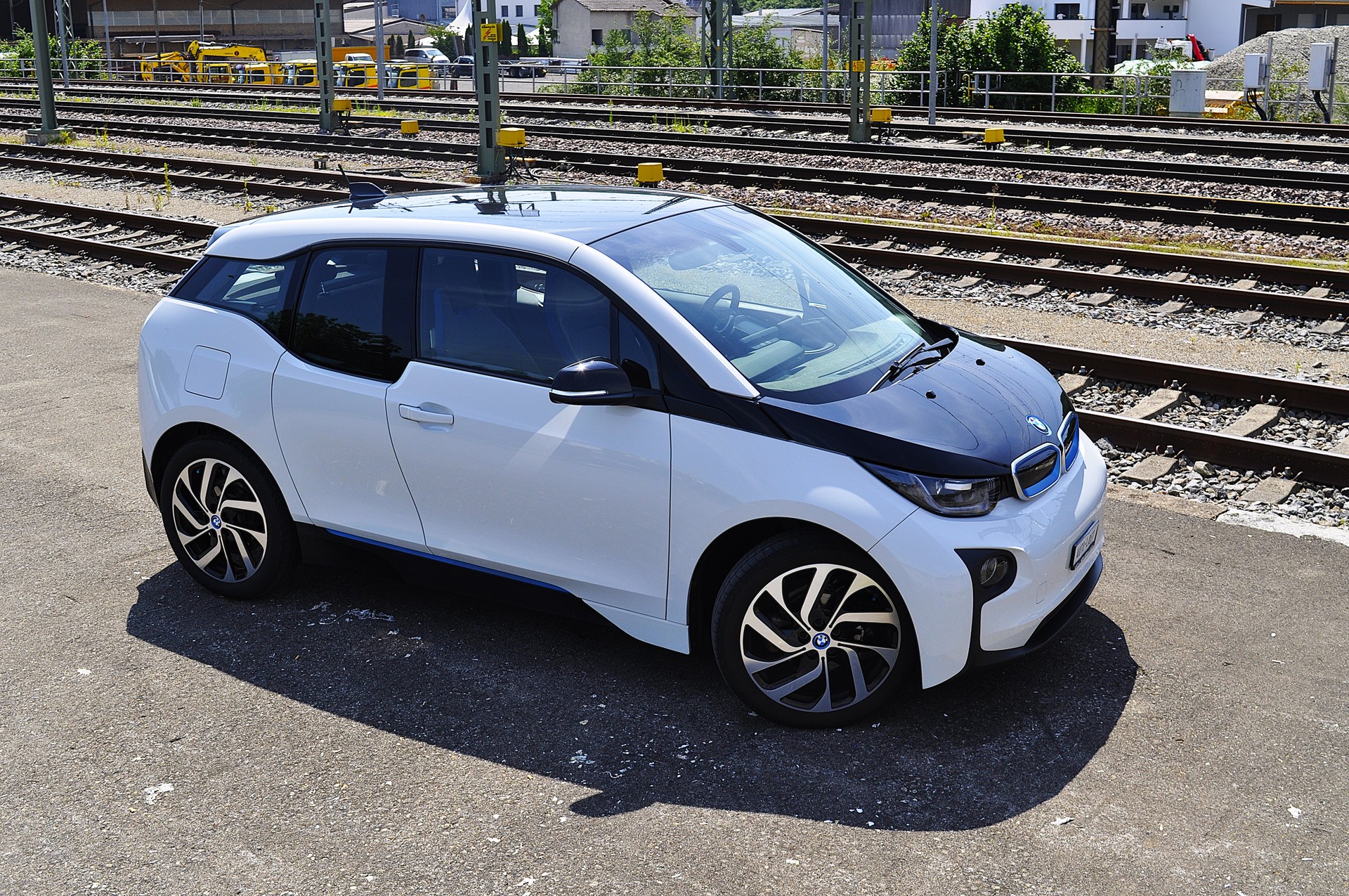BMW i3 (94Ah)-image-1