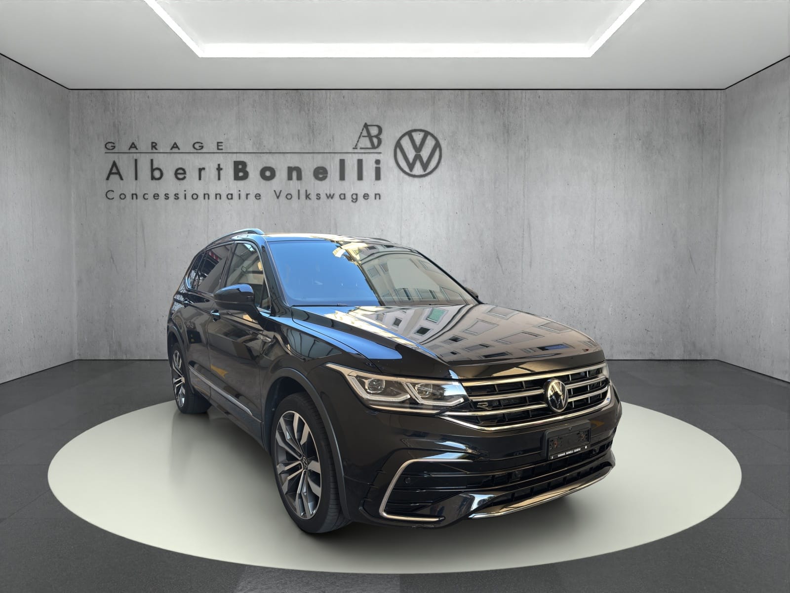 VW Tiguan Allspace 2.0TSI R-Line 4Motion DSG-showroom-element-3