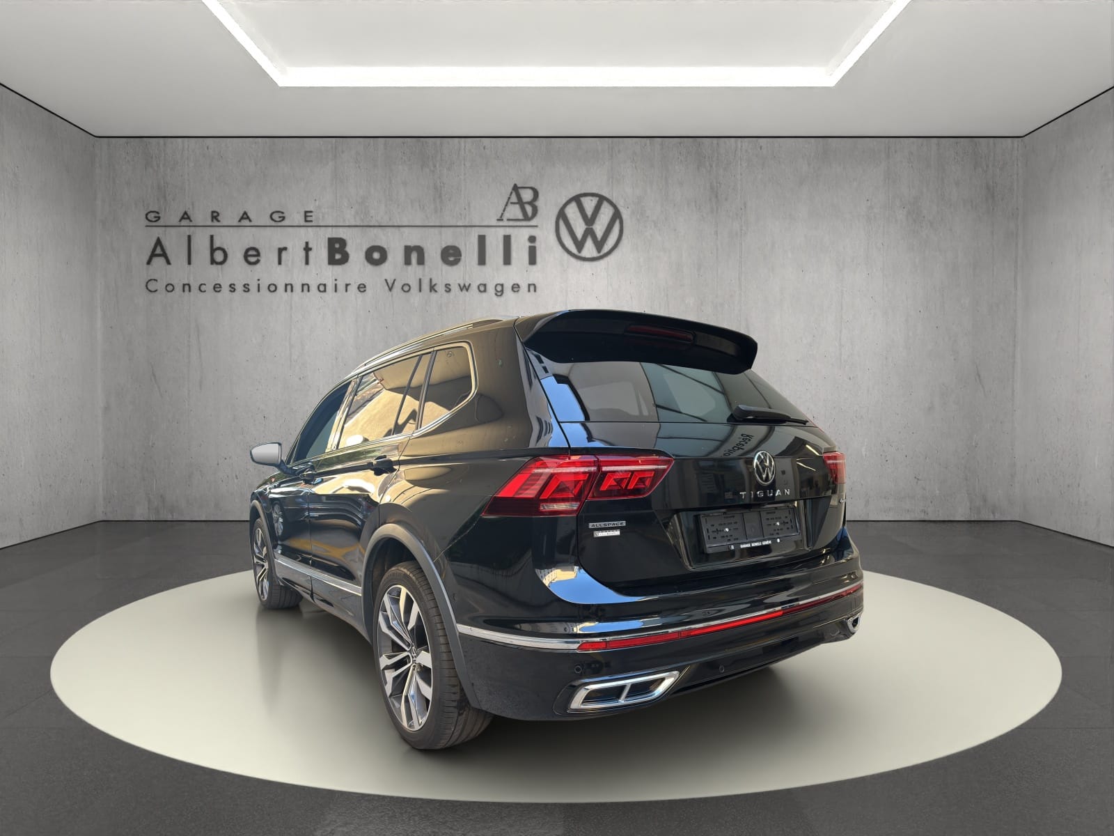 VW Tiguan Allspace 2.0TSI R-Line 4Motion DSG-showroom-element-1