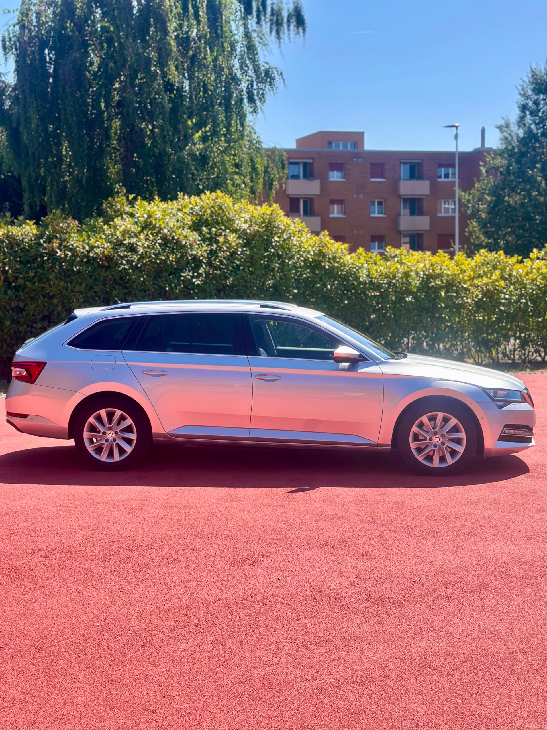 SKODA Superb Combi 2.0 TDi Style DSG-showroom-element-3