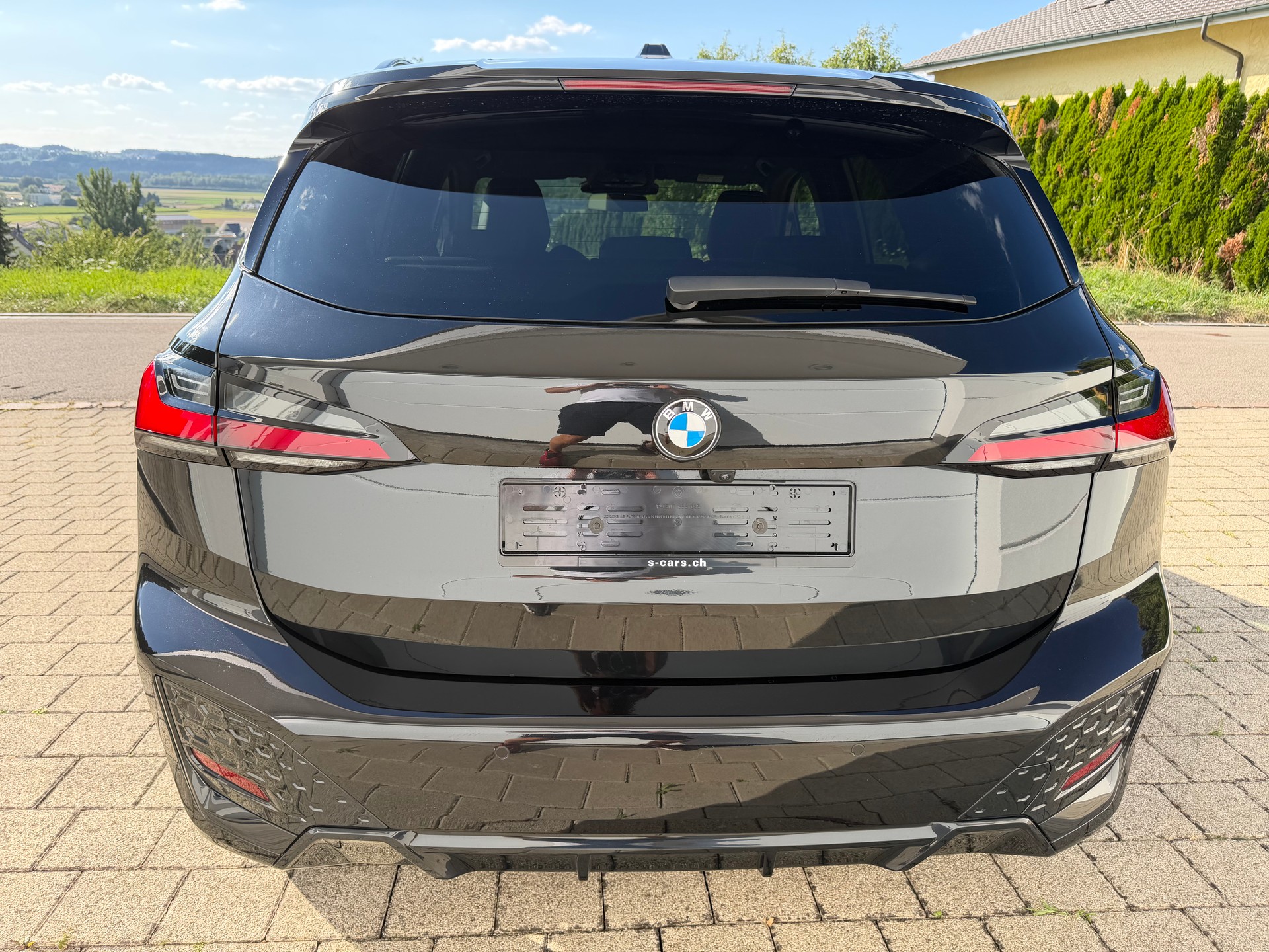 BMW 220i Active Tourer M Sport DKG-showroom-element-3