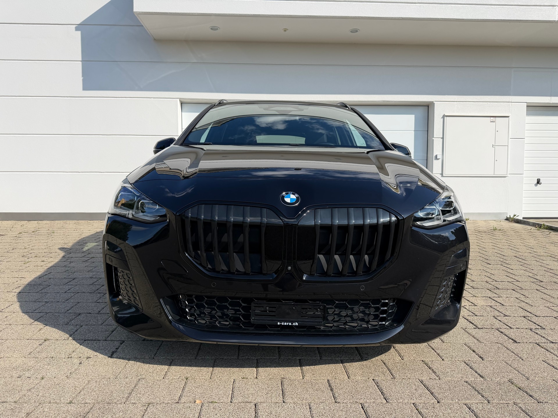 BMW 220i Active Tourer M Sport DKG-showroom-element-2