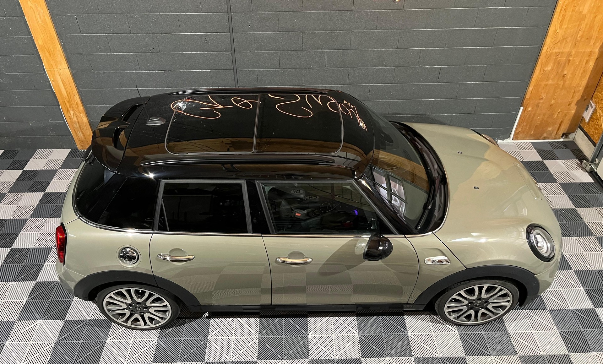 MINI Cooper S Steptronic DKG 5 portes-showroom-element-1