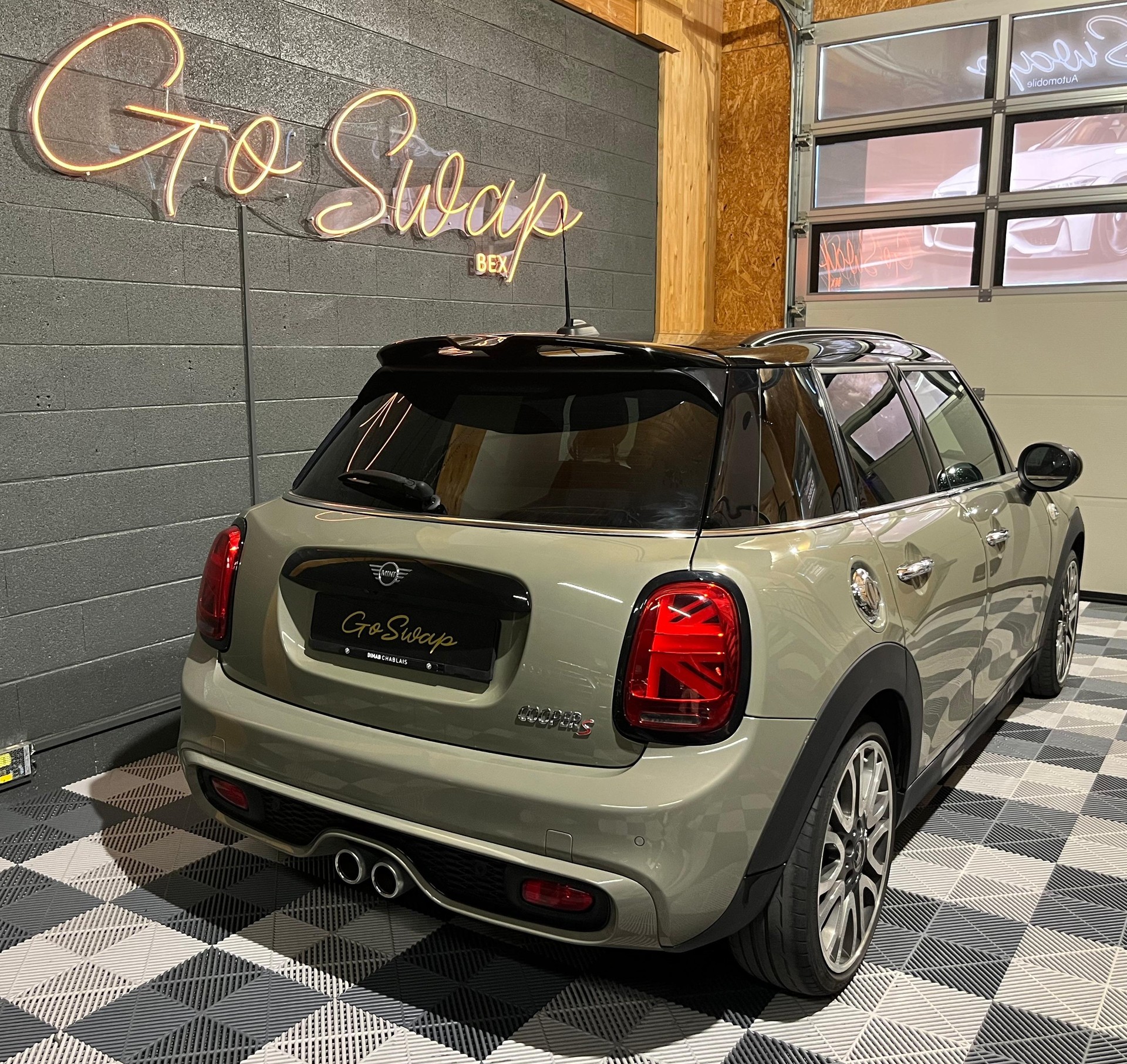 MINI Cooper S Steptronic DKG 5 portes-showroom-element-3