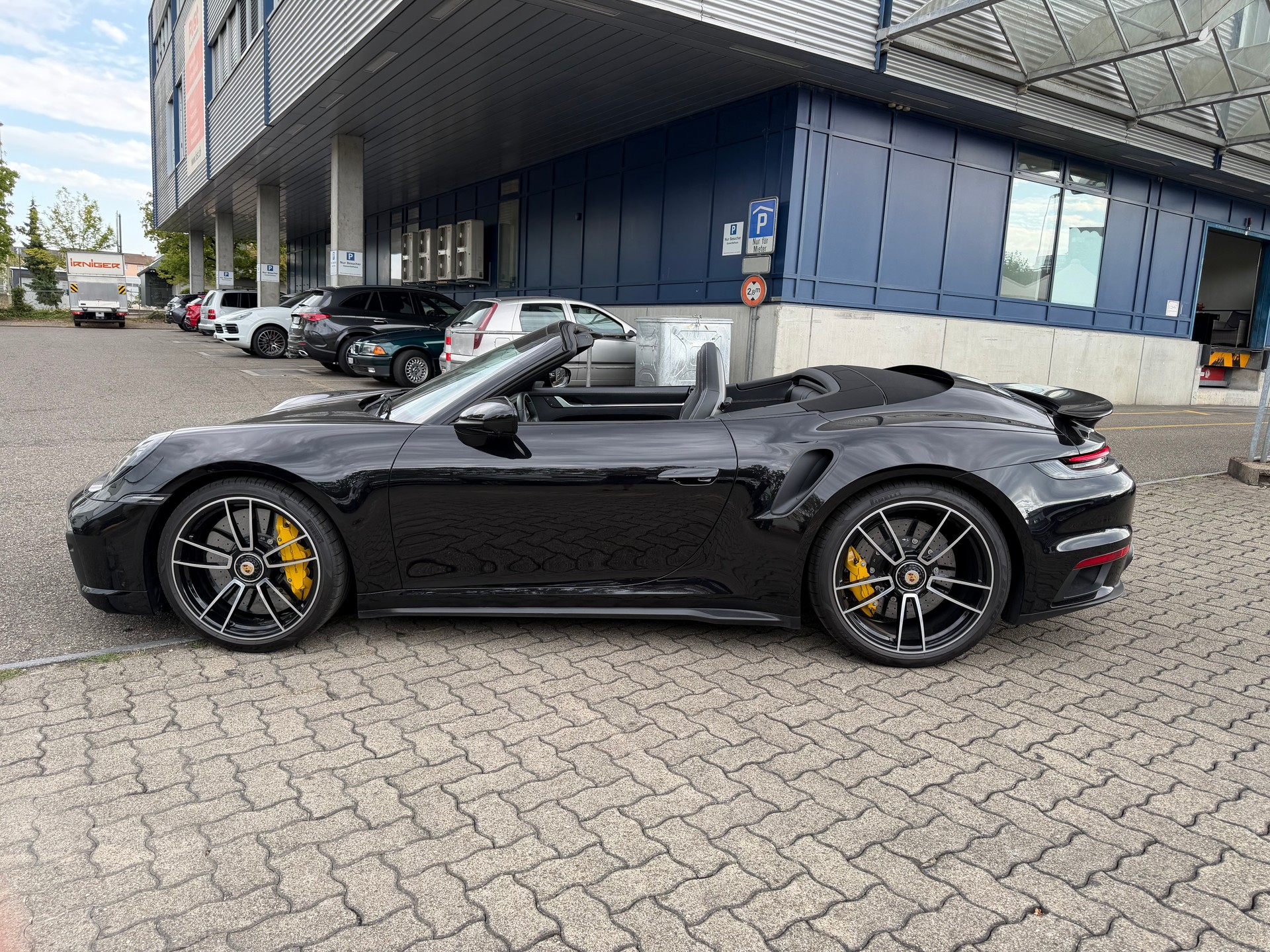 PORSCHE 911 Turbo S Cabriolet PDK-image-7