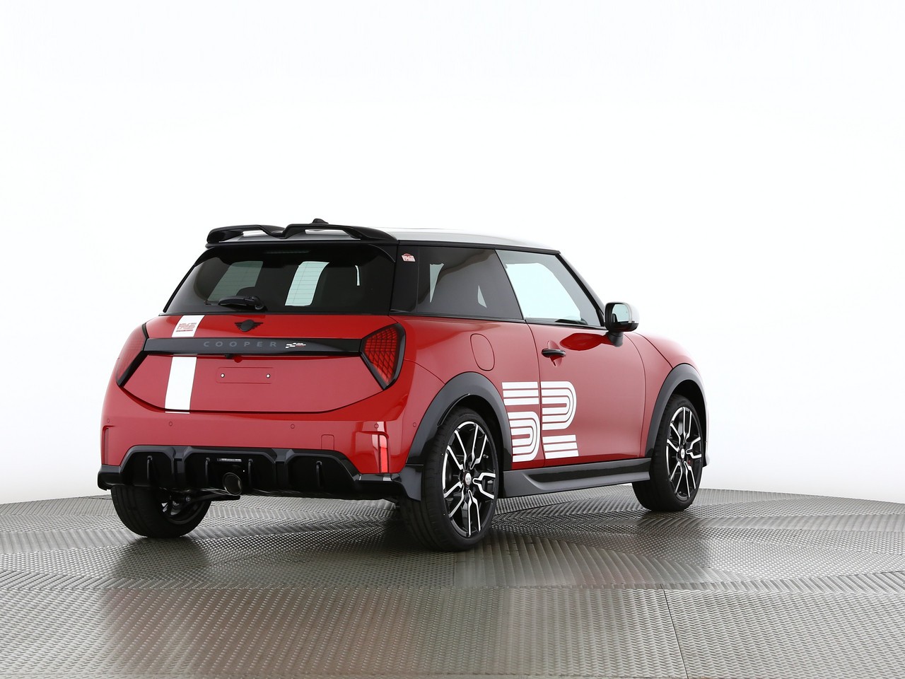 MINI Cooper John Cooper Works DKG-showroom-element-1