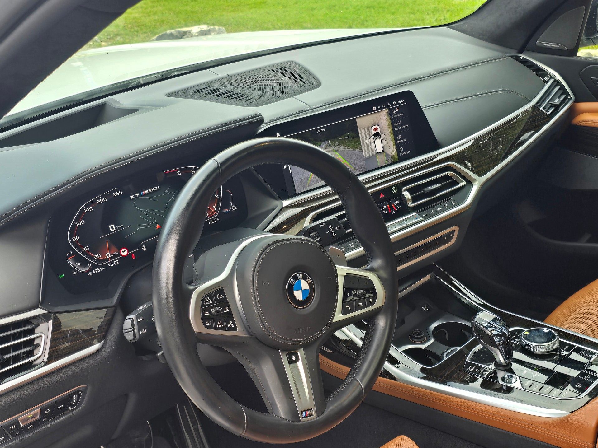 BMW M50i-image-15
