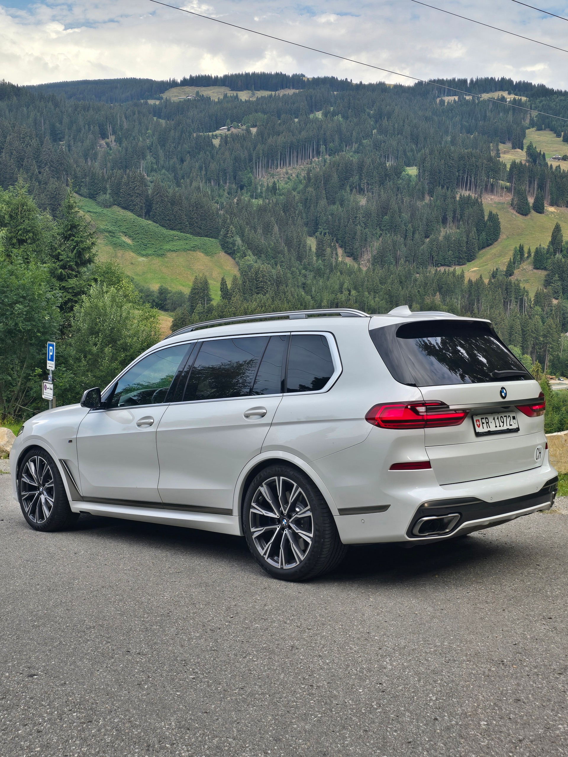 BMW M50i