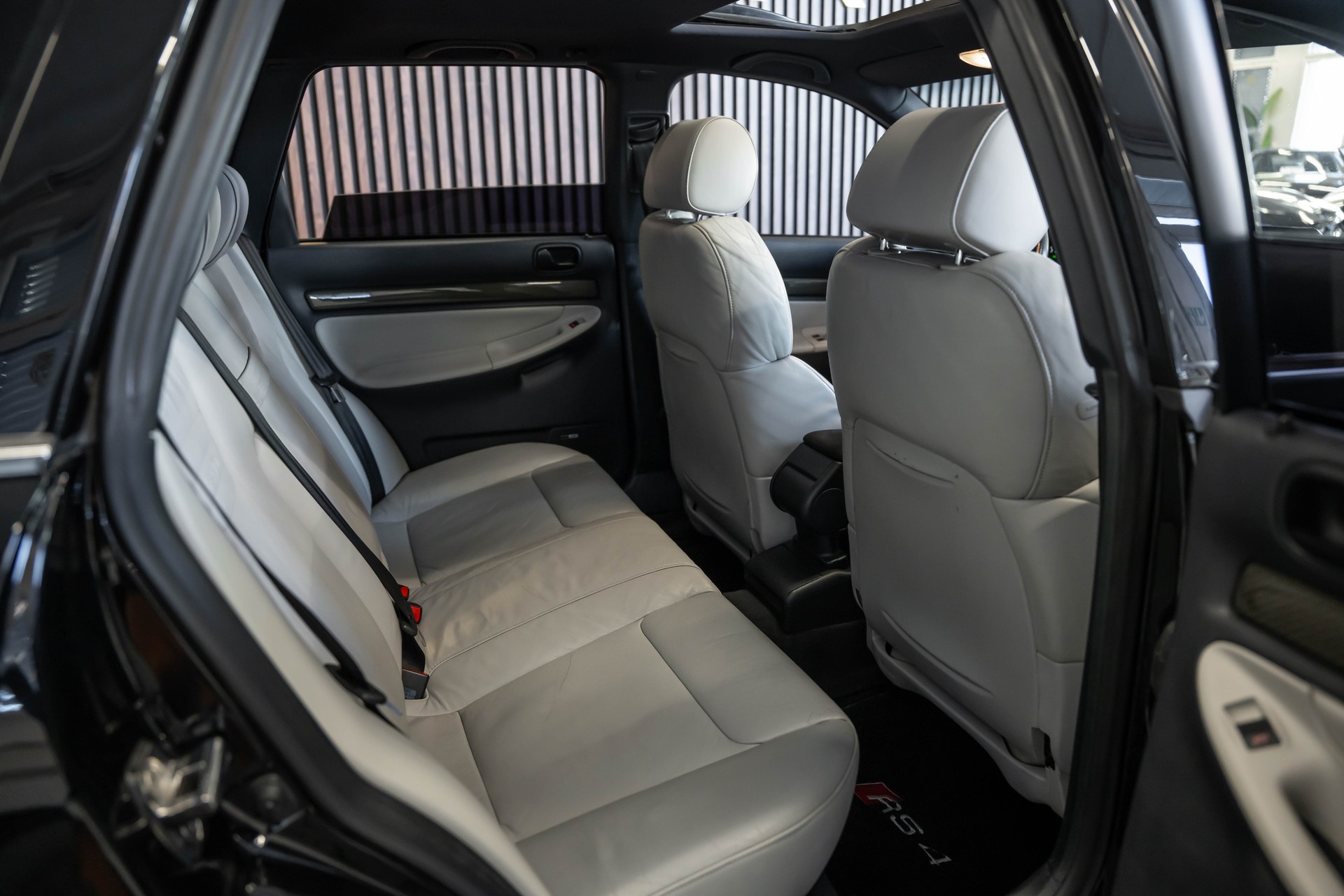 AUDI RS4 Avant quattro-image-19