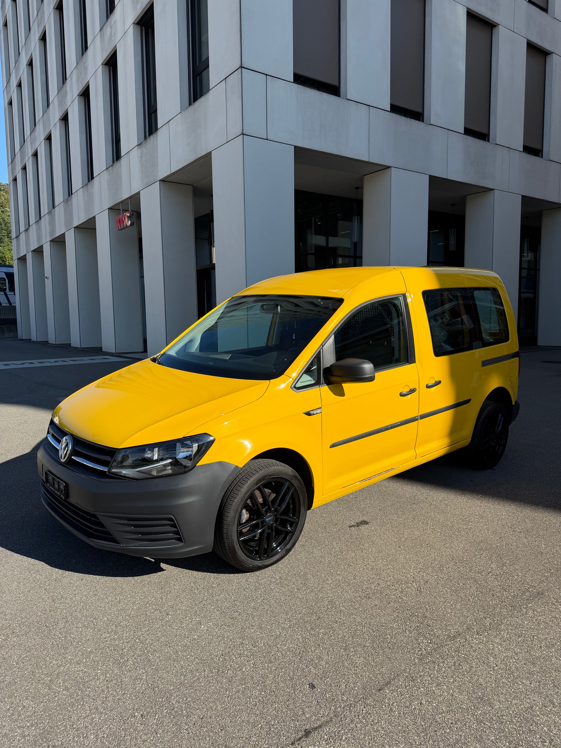 VW Caddy 2.0TDI 4Motion BlueMotion Technology DSG-showroom-element-1