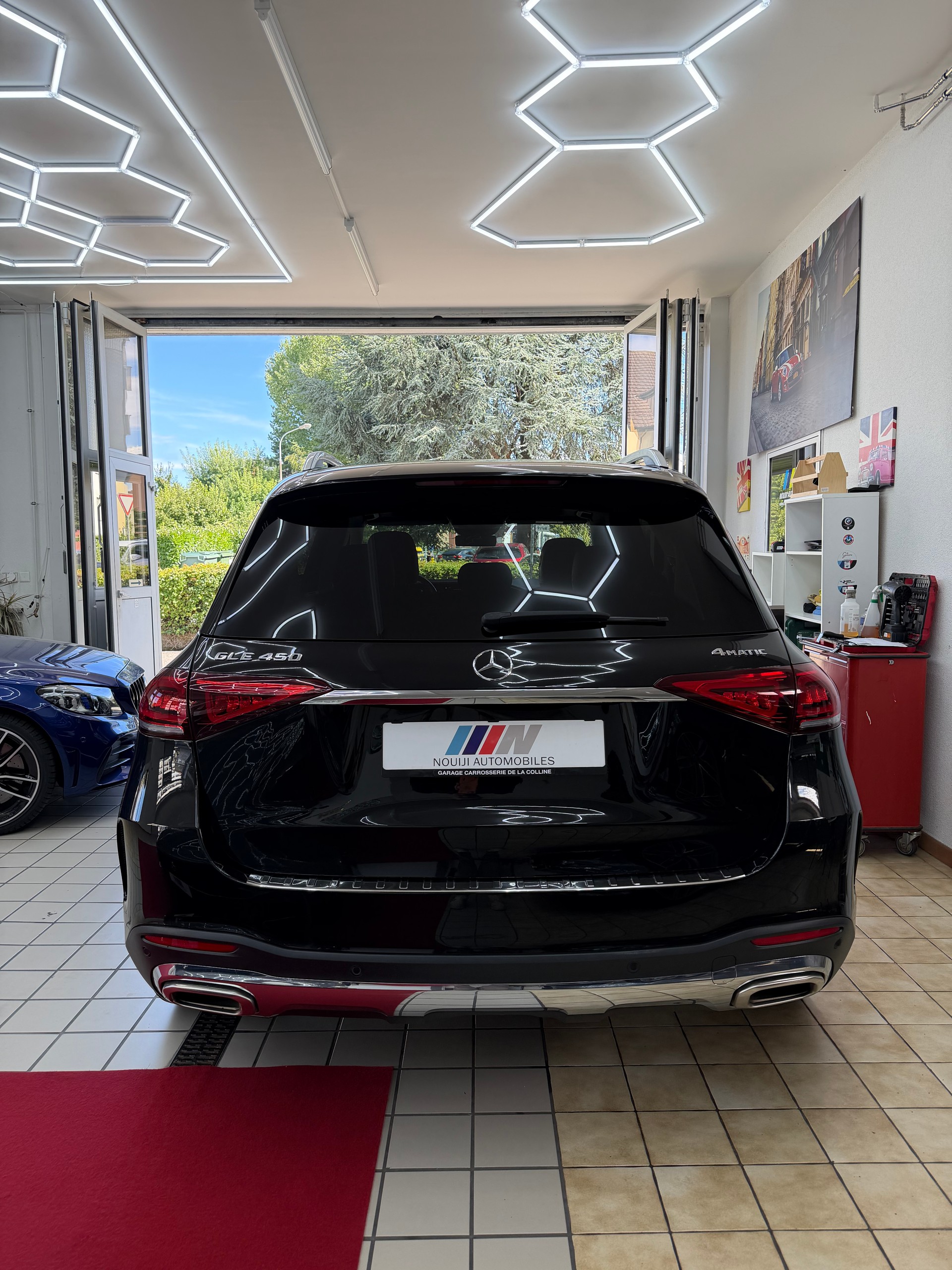 MERCEDES-BENZ GLE 450 4Matic AMG Line 9G-Tronic-showroom-element-3