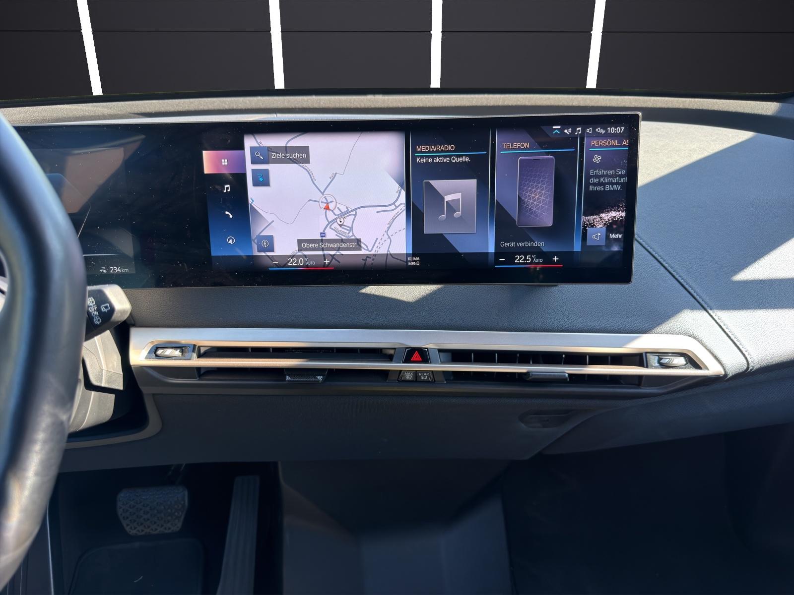 BMW iX I20 xDrive40-image-12