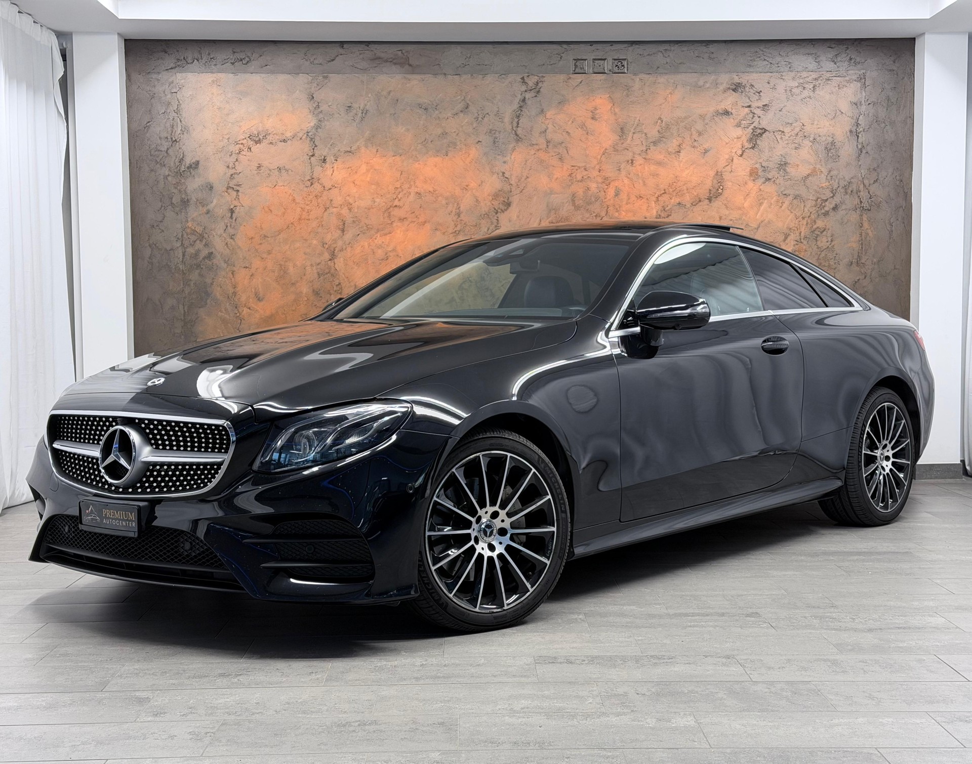 MERCEDES-BENZ E 220 d Coupé AMG Line 4 Matic 9G-Tronic *CH-Fahrzeug*Panorama*Head-Up*Burmester*