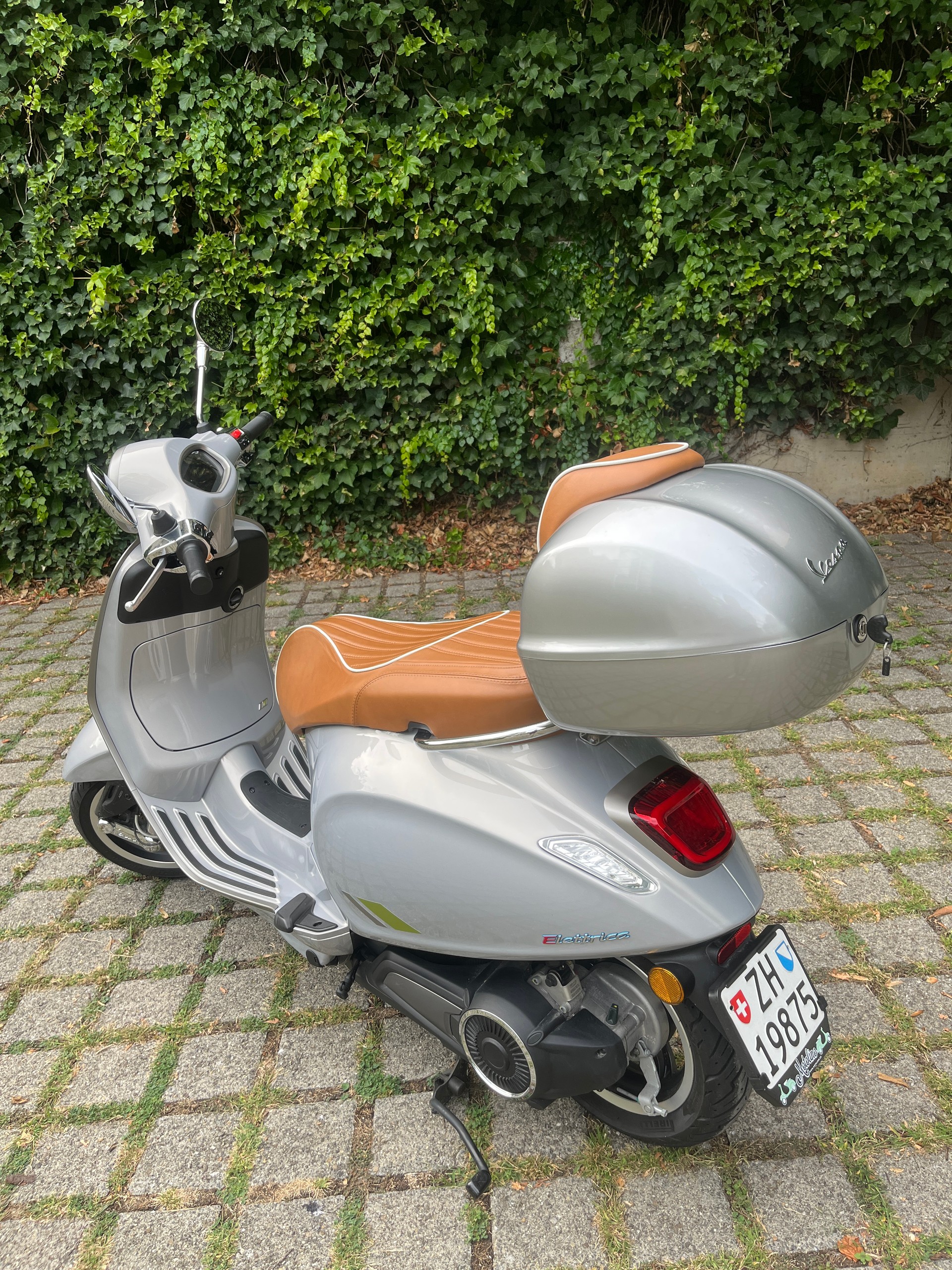 PIAGGIO Vespa Primavera Elettrica E5+ 70km/h-image-1