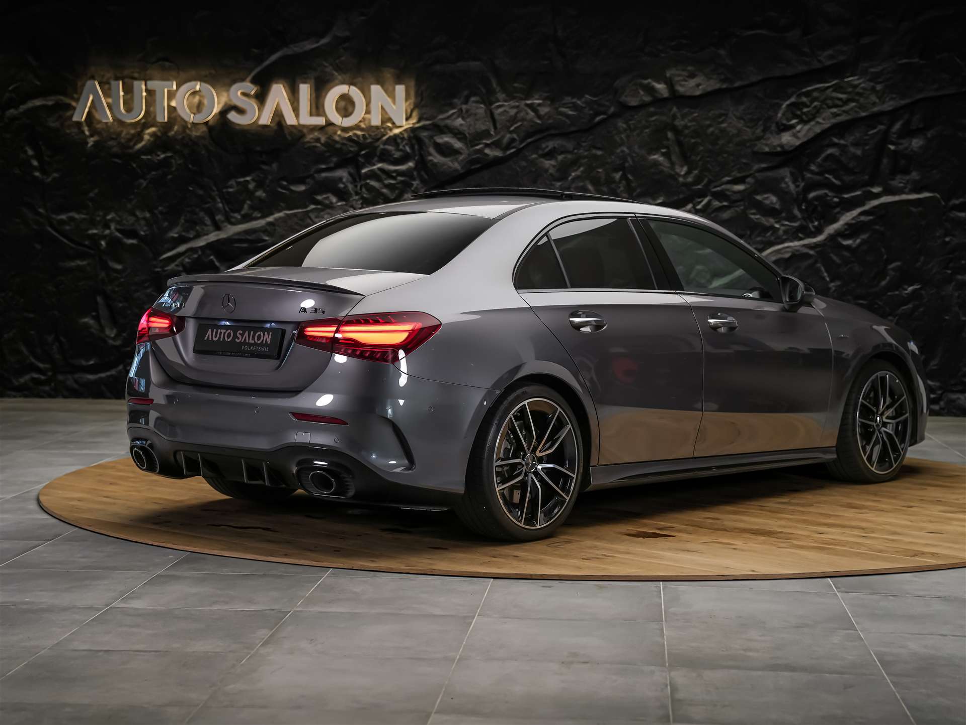 MERCEDES-BENZ A35 AMG 4Matic+ 8G-DCT *Panorama*Burmester*Abstandsregler*-image-5