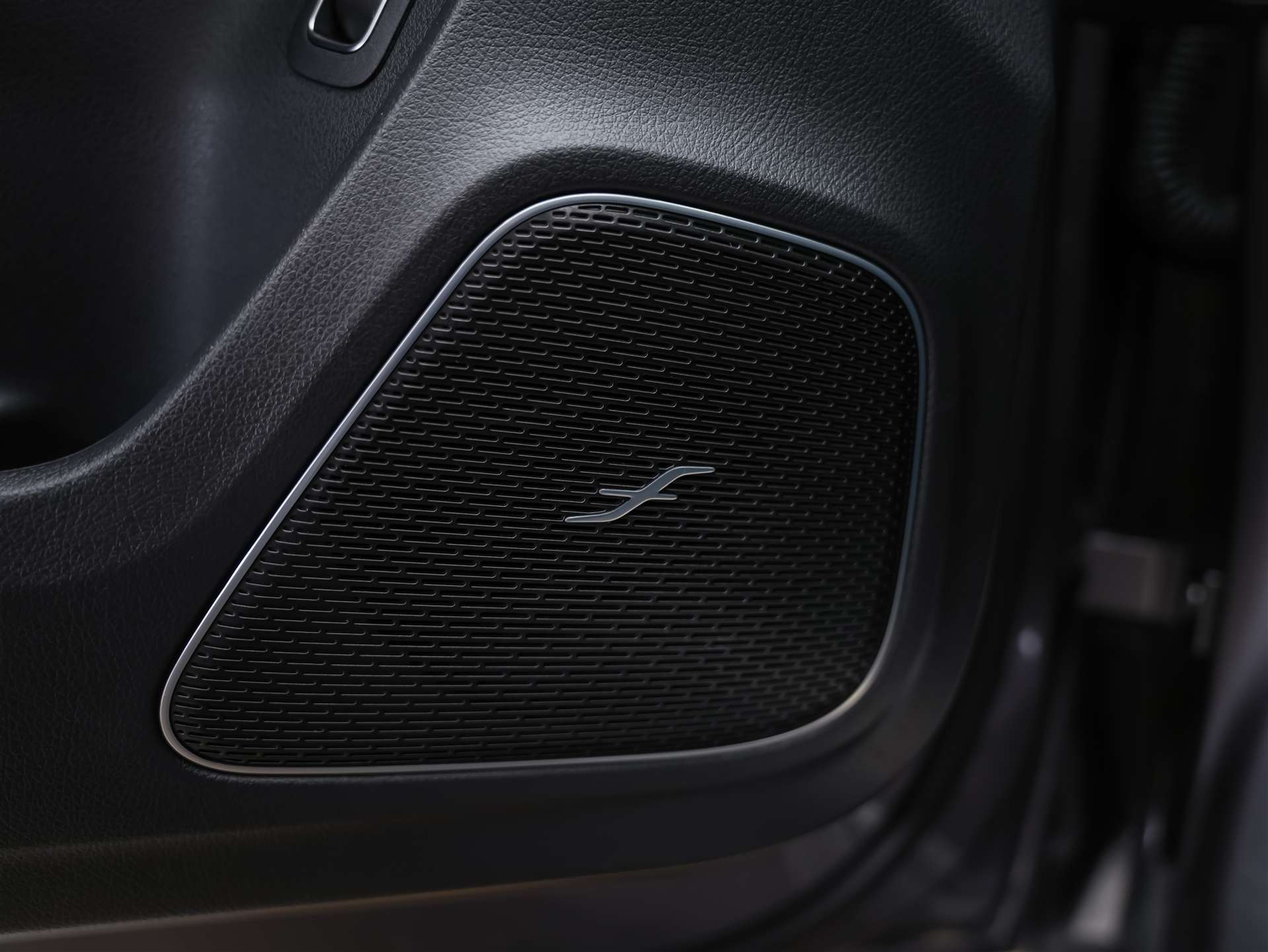 MERCEDES-BENZ A35 AMG 4Matic+ 8G-DCT *Panorama*Burmester*Abstandsregler*-image-27