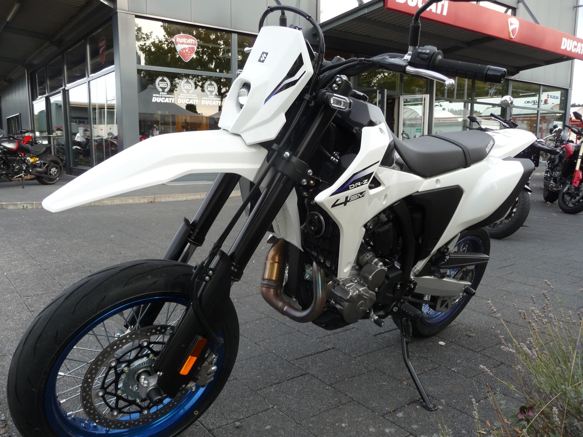 SUZUKI DR-Z 4-image-2