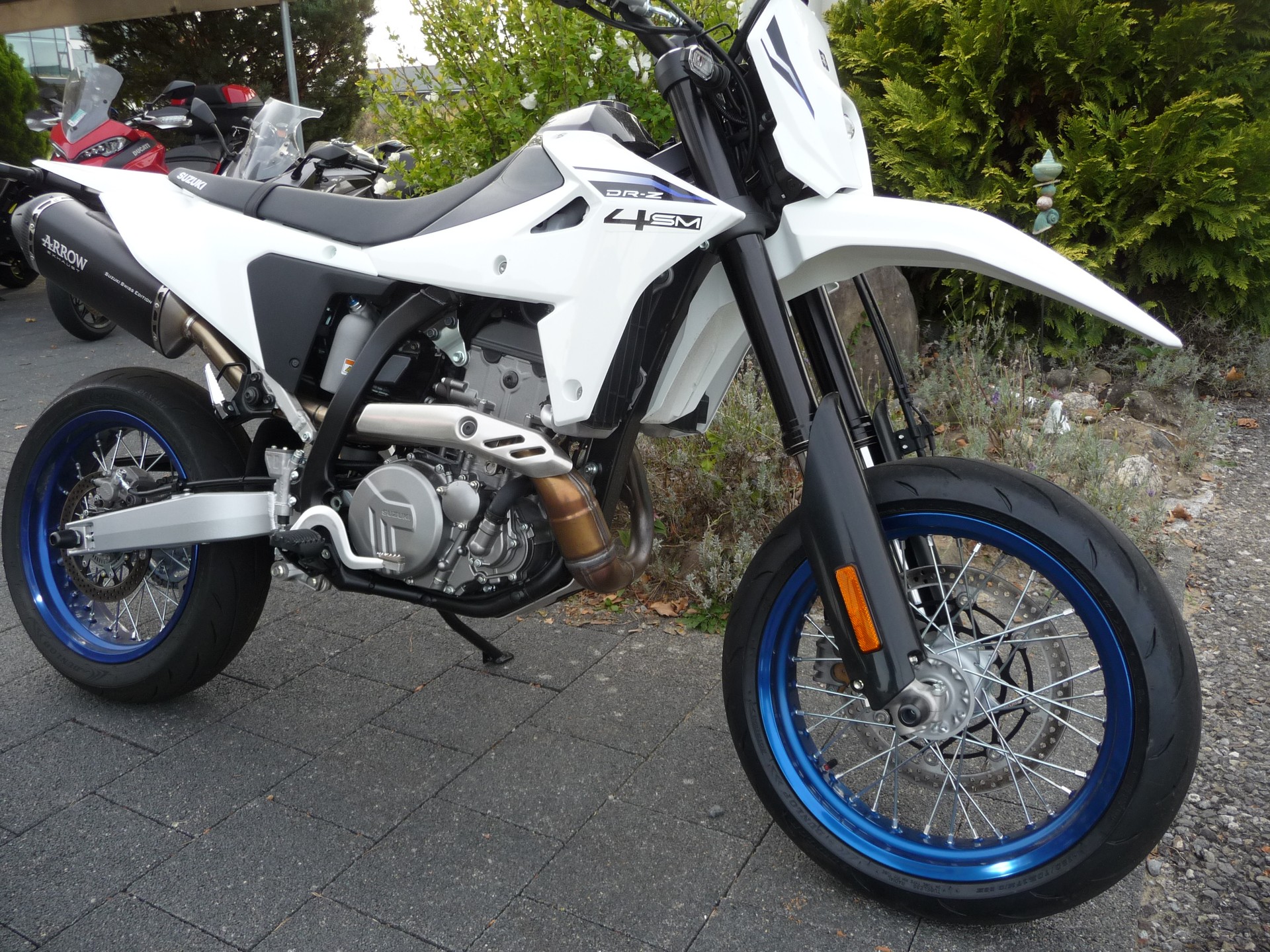 SUZUKI DR-Z 4-image-1